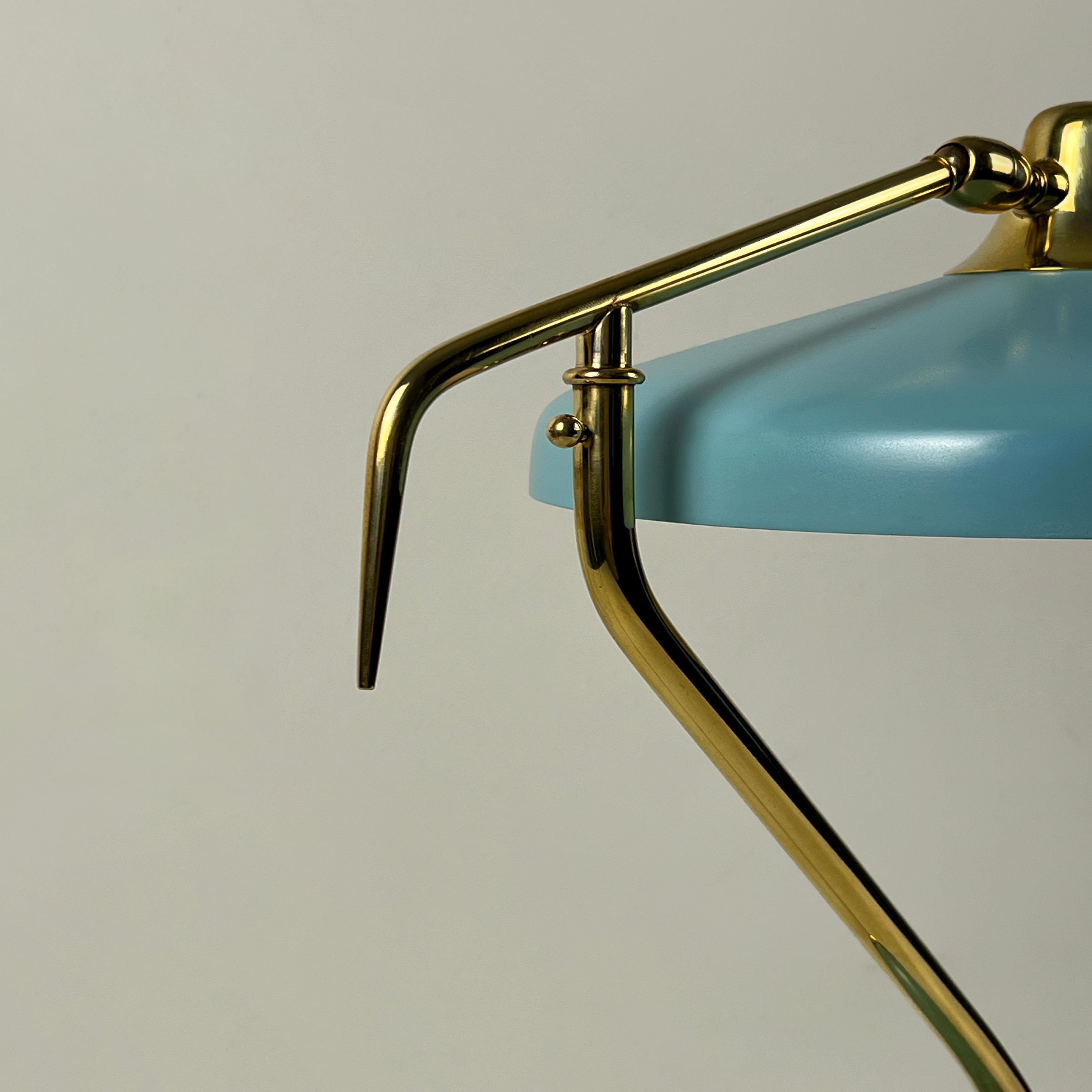 Italian Model 331 table lamp designed by Oscar Torlasco for Lumi Milano, Italy 1950s For Sale
