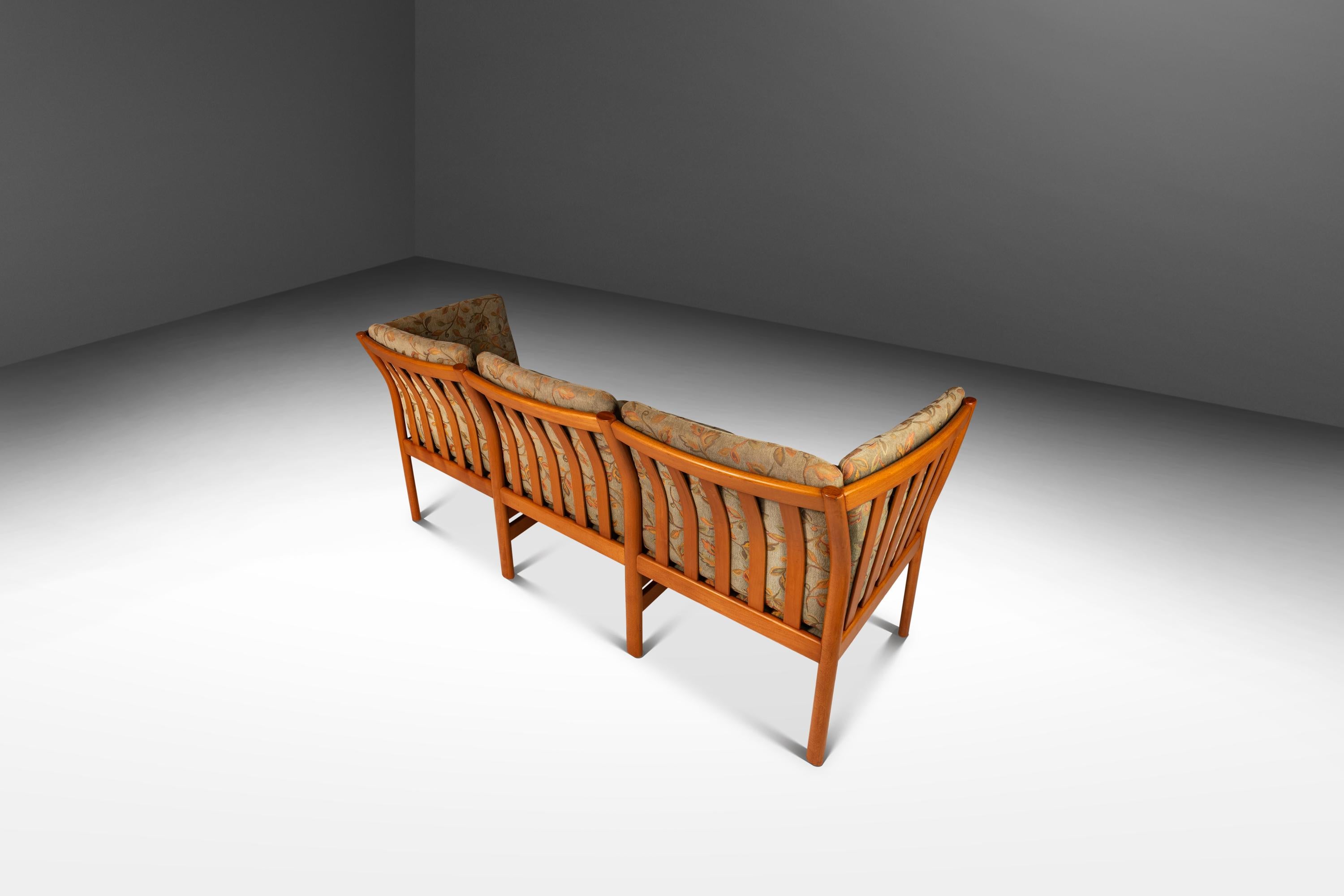 Model 333 Three-Seater Sofa in Solid Beech by Schou Andersen, Denmark, c. 1980s For Sale 1