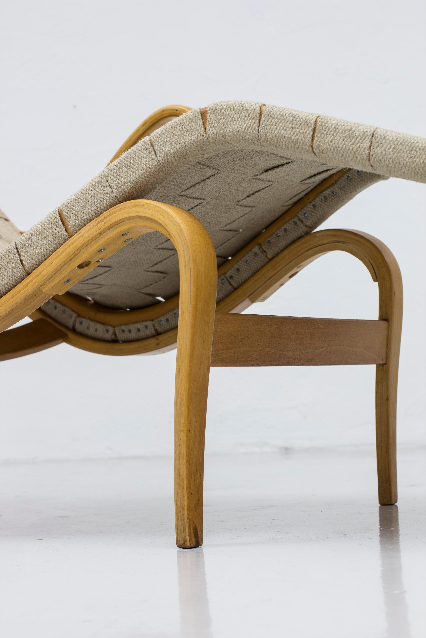 Model 36 chaise longues by Bruno Mathsson for Firma Karl Mathsson 1940s Sweden For Sale 7