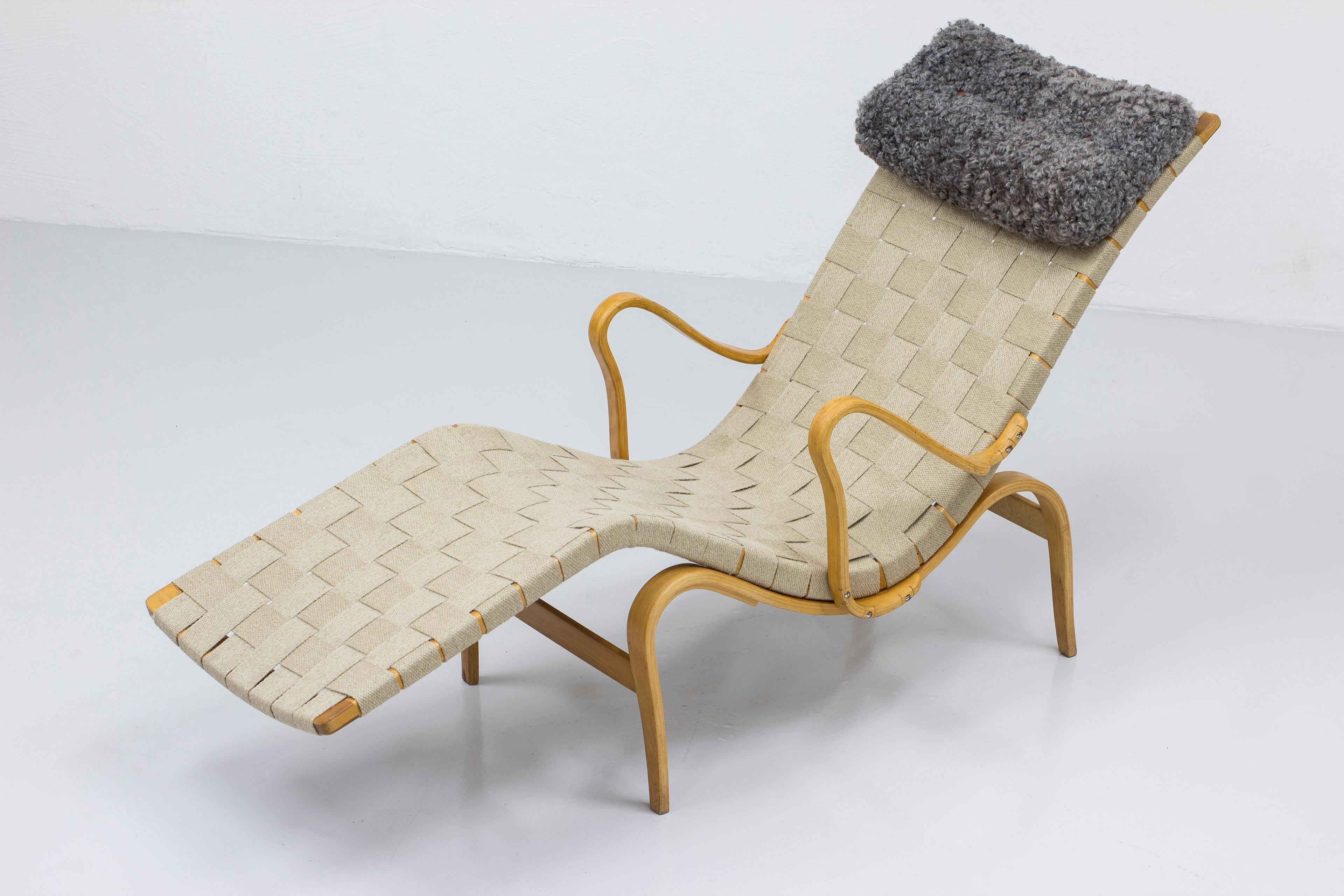Model 36 chaise longues by Bruno Mathsson for Firma Karl Mathsson 1940s Sweden In Good Condition For Sale In Hägersten, SE