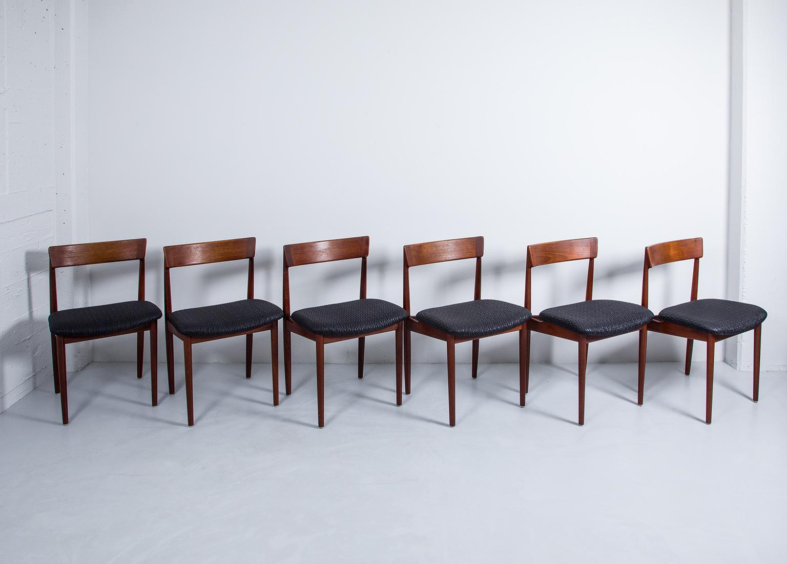 Set of six rosewood dining chairs, model 39, designed by Henry Rosengren Hansen and produced by Brande Møbelfabrik in Denmark, probably in the 1960s. Reupholstered, labeled.
