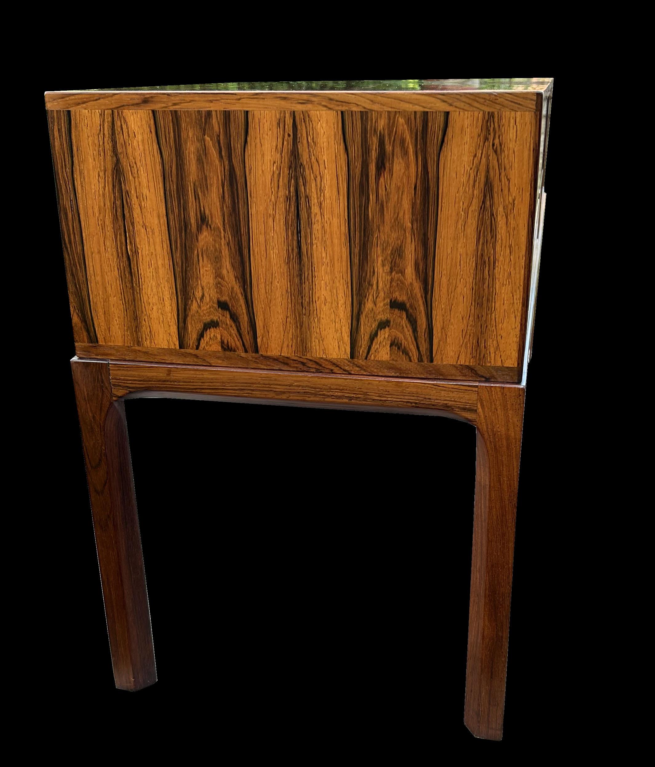 20ième siècle Modèle 394 Commode basse à 4 tiroirs par Kai Kristiansen pour Aksel Kjersgaard en vente