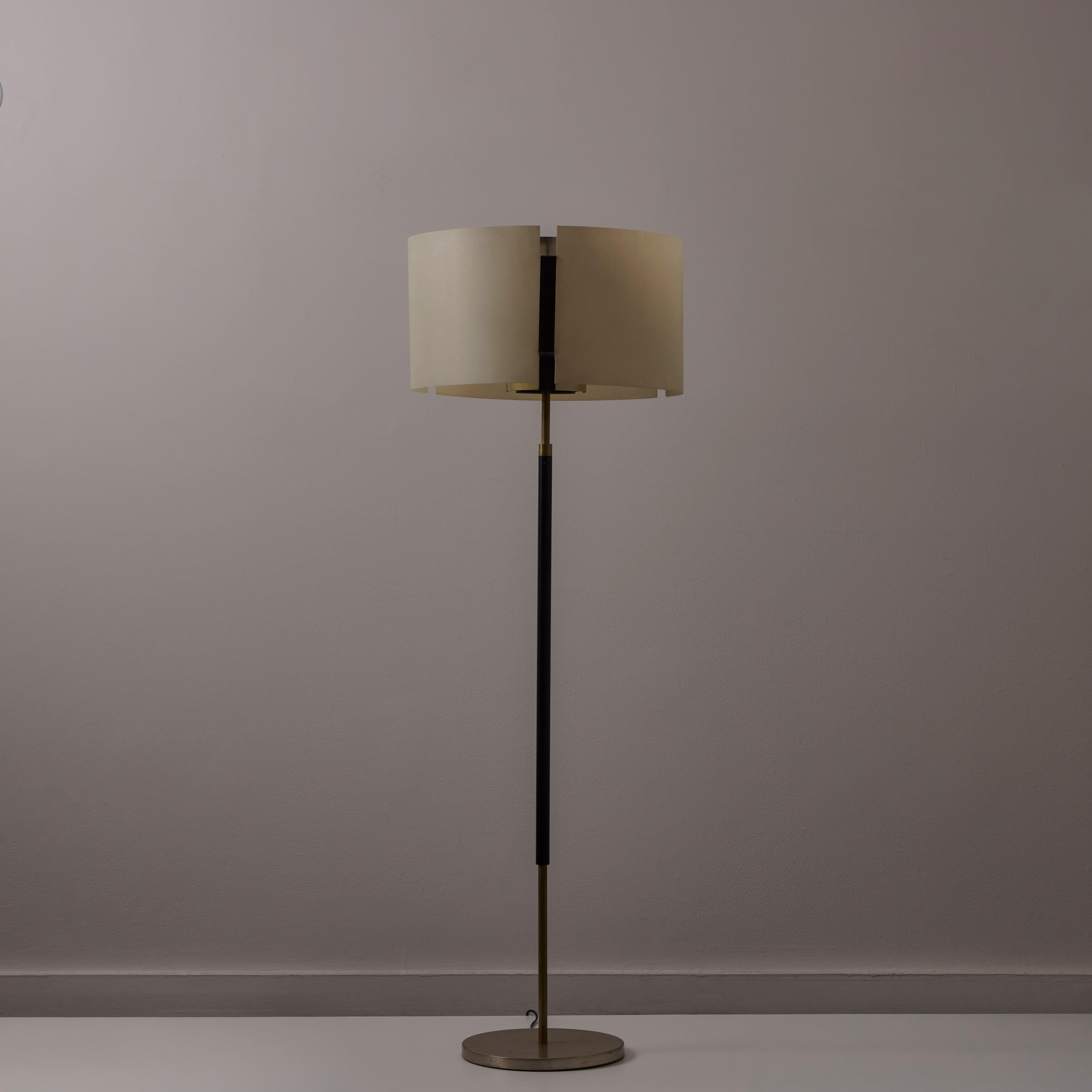 italien Lampadaire Modèle 397 d'Angelo Ostuni et Renato Forti pour Oluce en vente