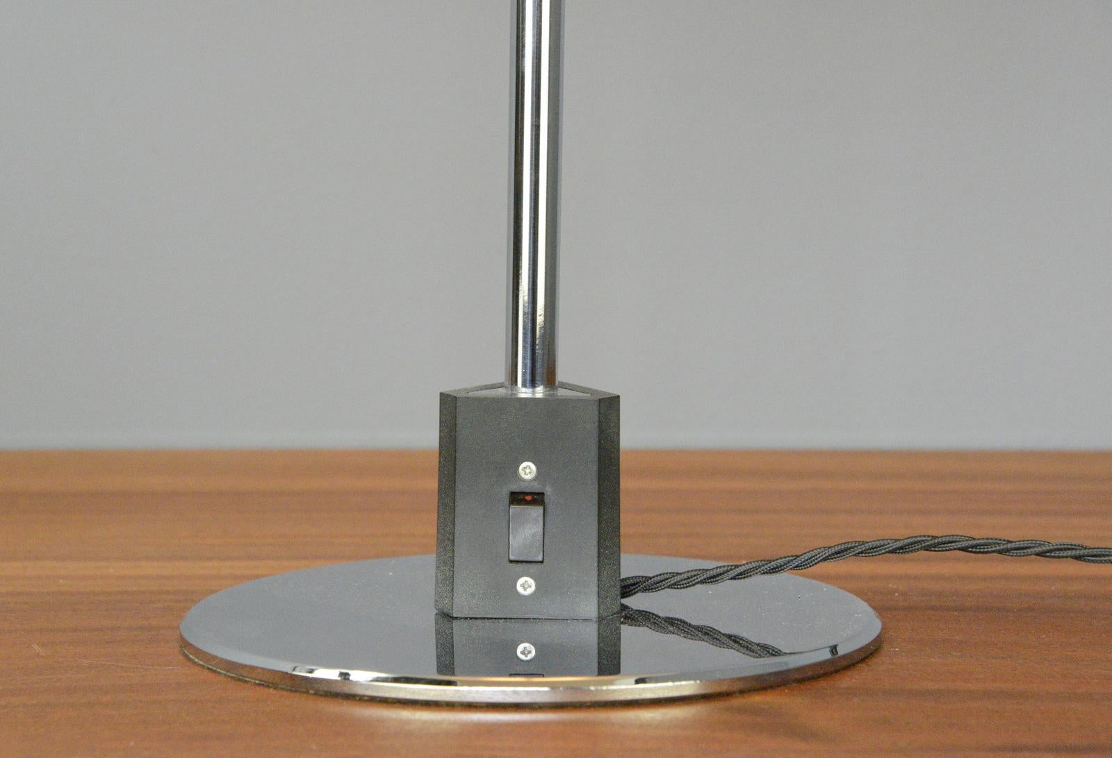 Modell 4/3 Tischlampe von Louis Poulsen CIRCA 1960er Jahre (Skandinavische Moderne) im Angebot