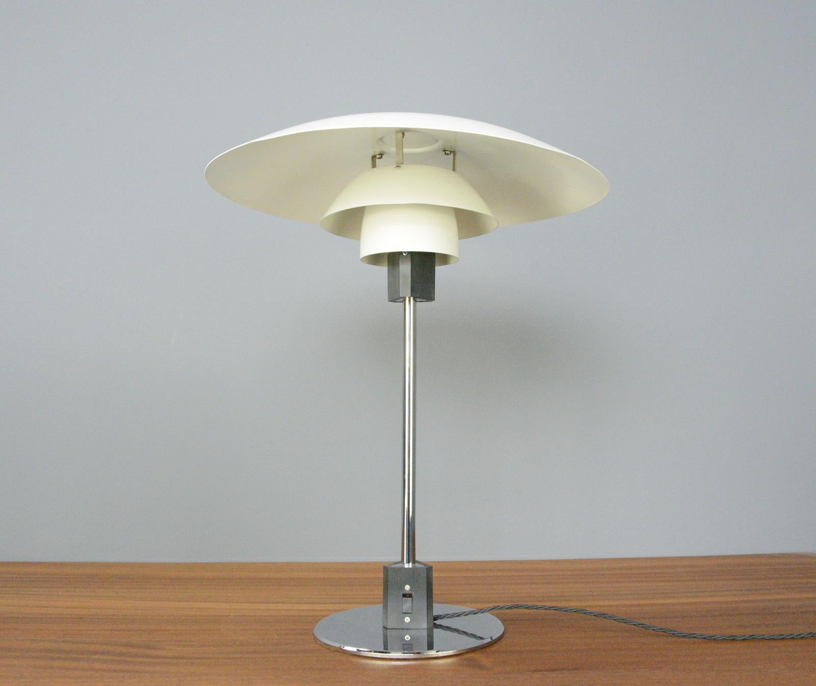 Modell 4/3 Tischlampe von Louis Poulsen CIRCA 1960er Jahre im Zustand „Gut“ im Angebot in Gloucester, GB