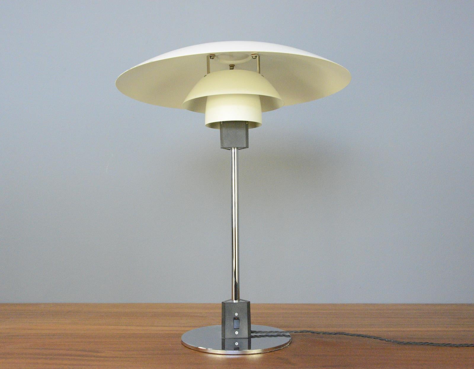 Model 4/3 table lamp by Louis Poulsen Circa 1960s In Good Condition In Gloucester, GB