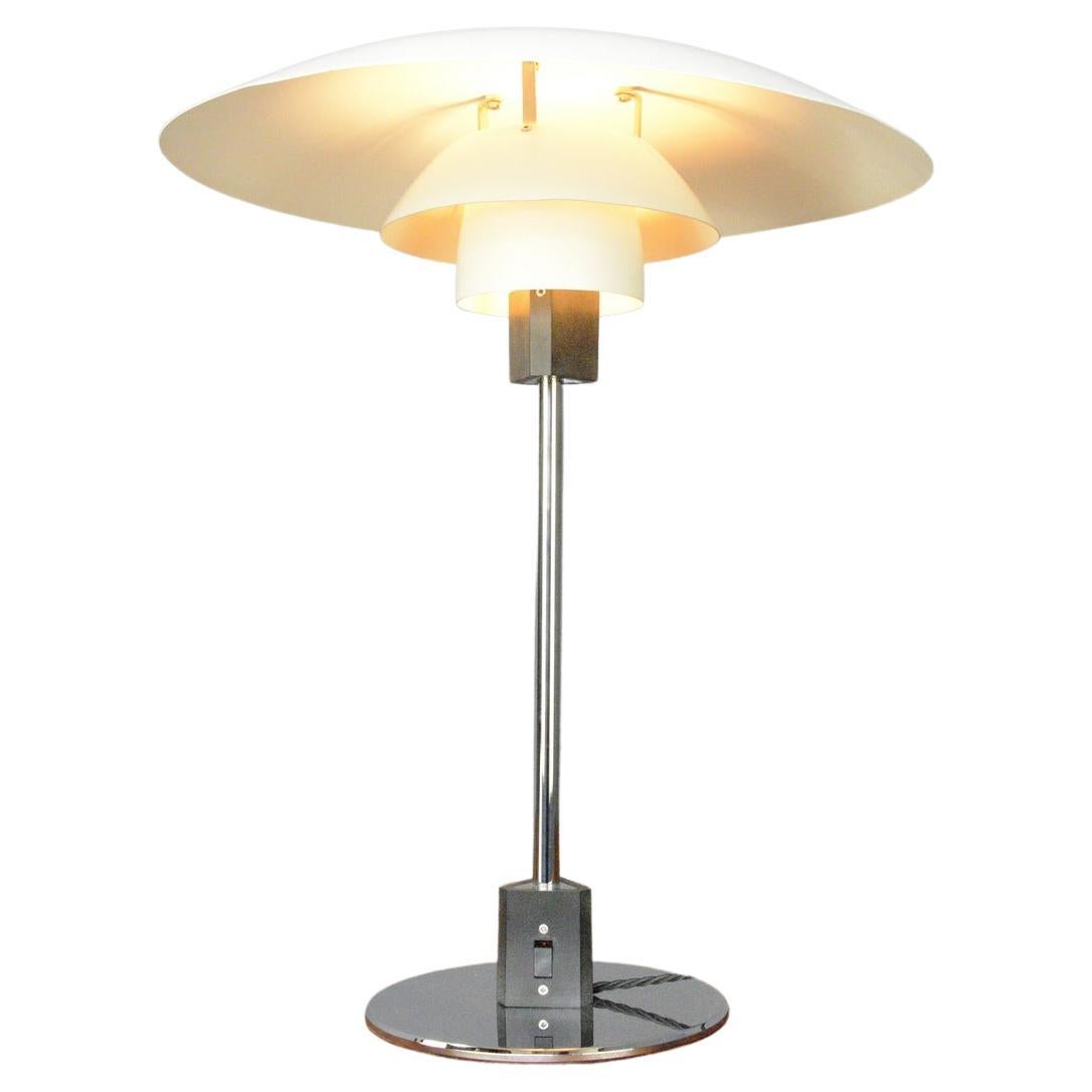 Lampe de table modèle 4/3 de Louis Poulsen Circa 1960s