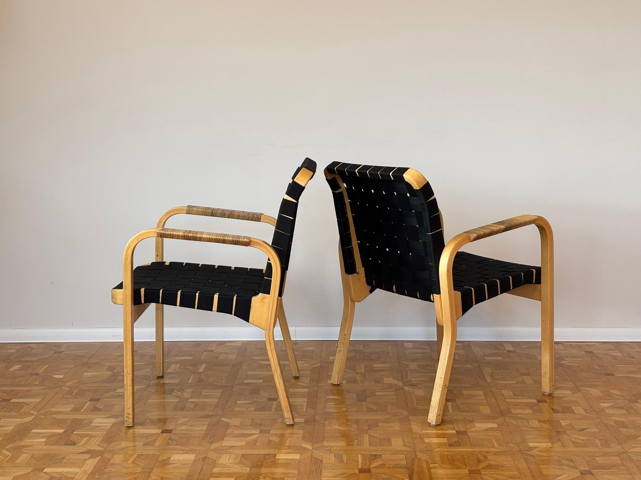 Model 45 Lounge Chairs by Alvar Aalto for Artek, 1970s Set of 2 In Good Condition For Sale In Radomsko, Województwo łódzkie