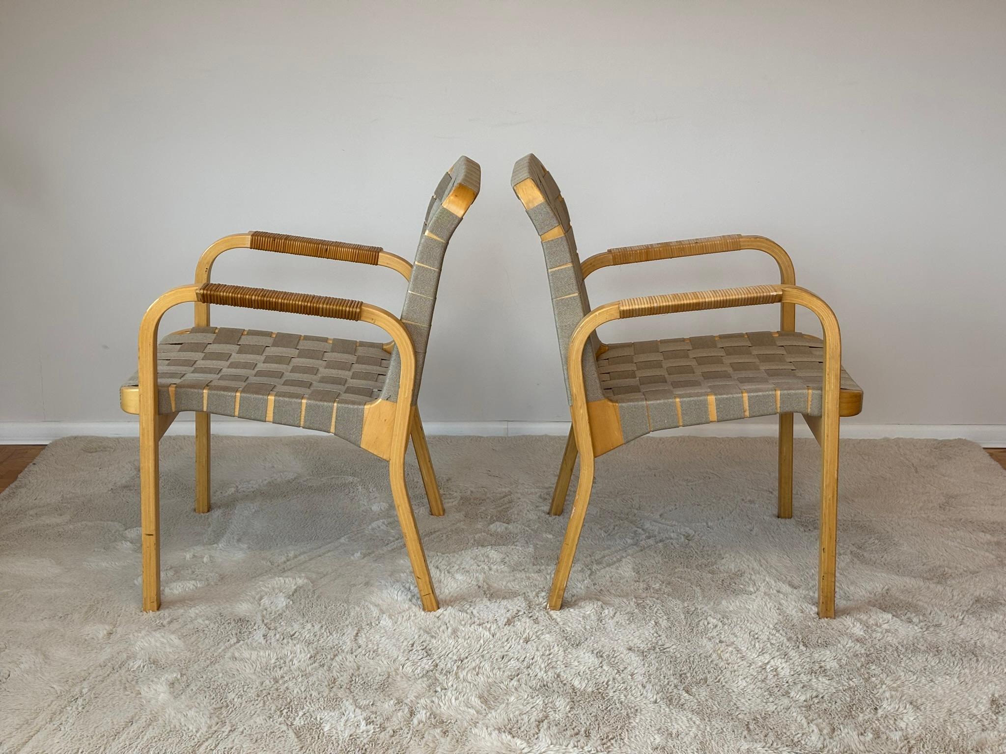 Model 45 Lounge Chairs by Alvar Aalto for Artek, 1970s Set of 2 For Sale 1