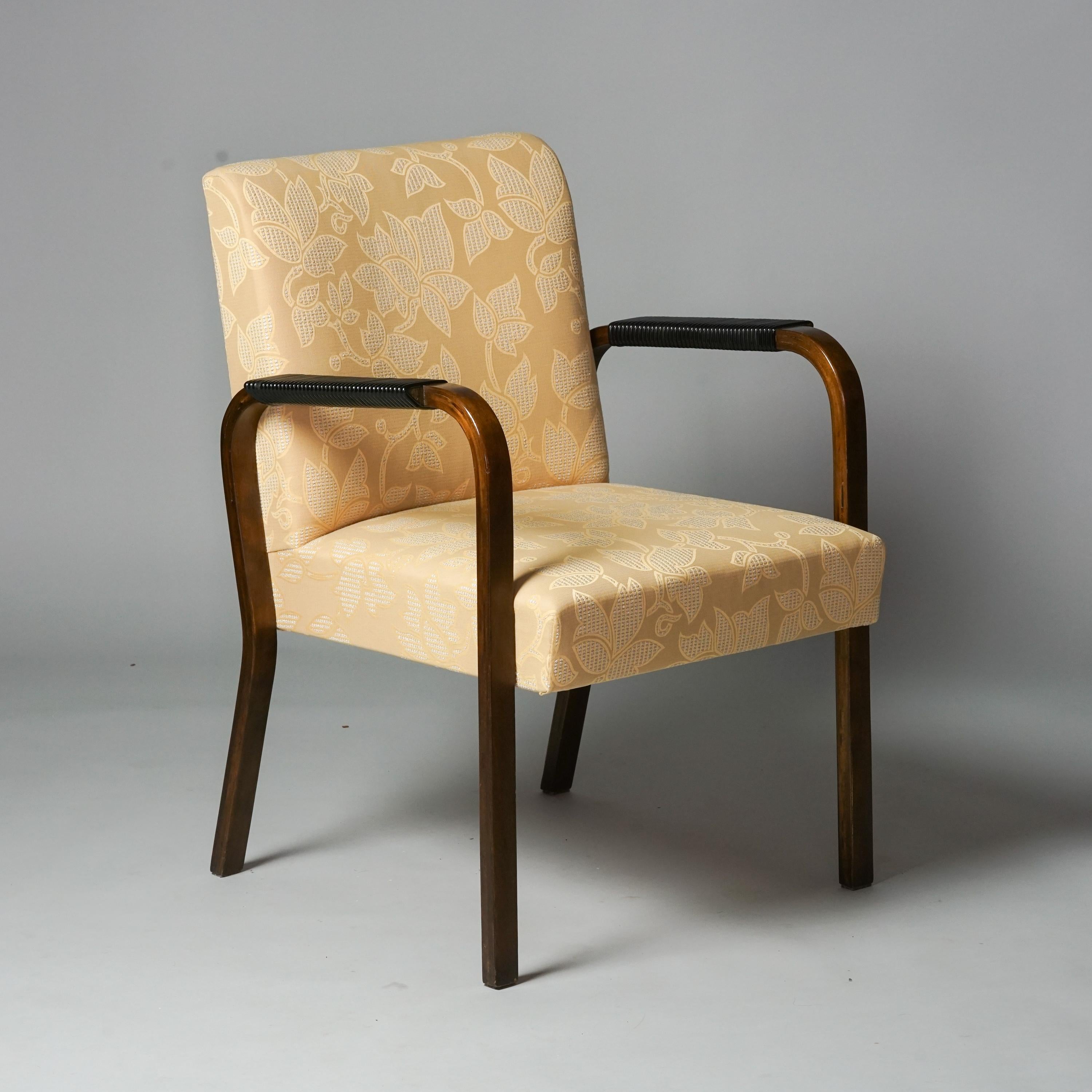Scandinavo moderno Poltrona Model 46 con tessuto floreale, Alvar Aalto, 1930/1940 in vendita