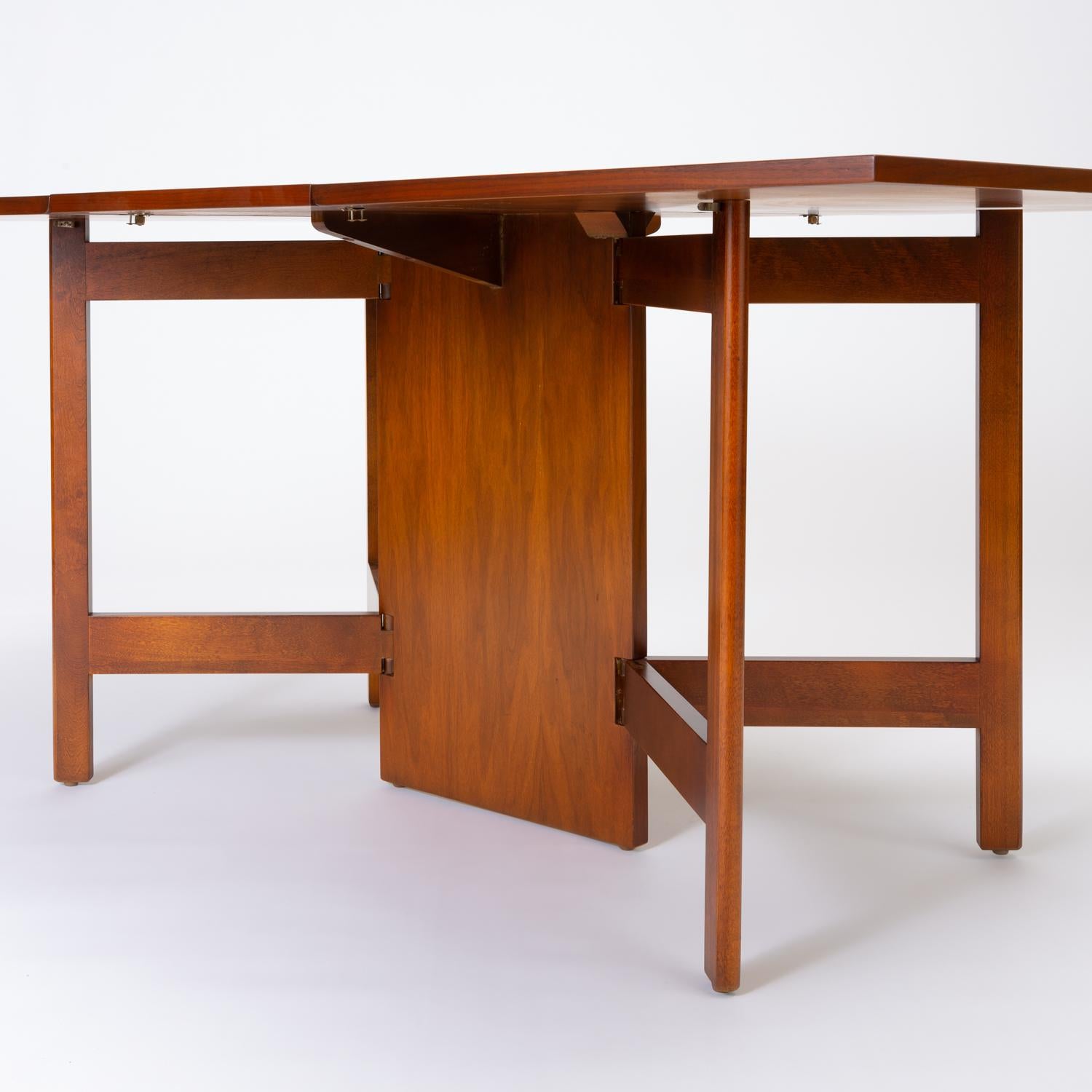 Model 4656 Gateleg Table by George Nelson for Herman Miller In Excellent Condition In Los Angeles, CA