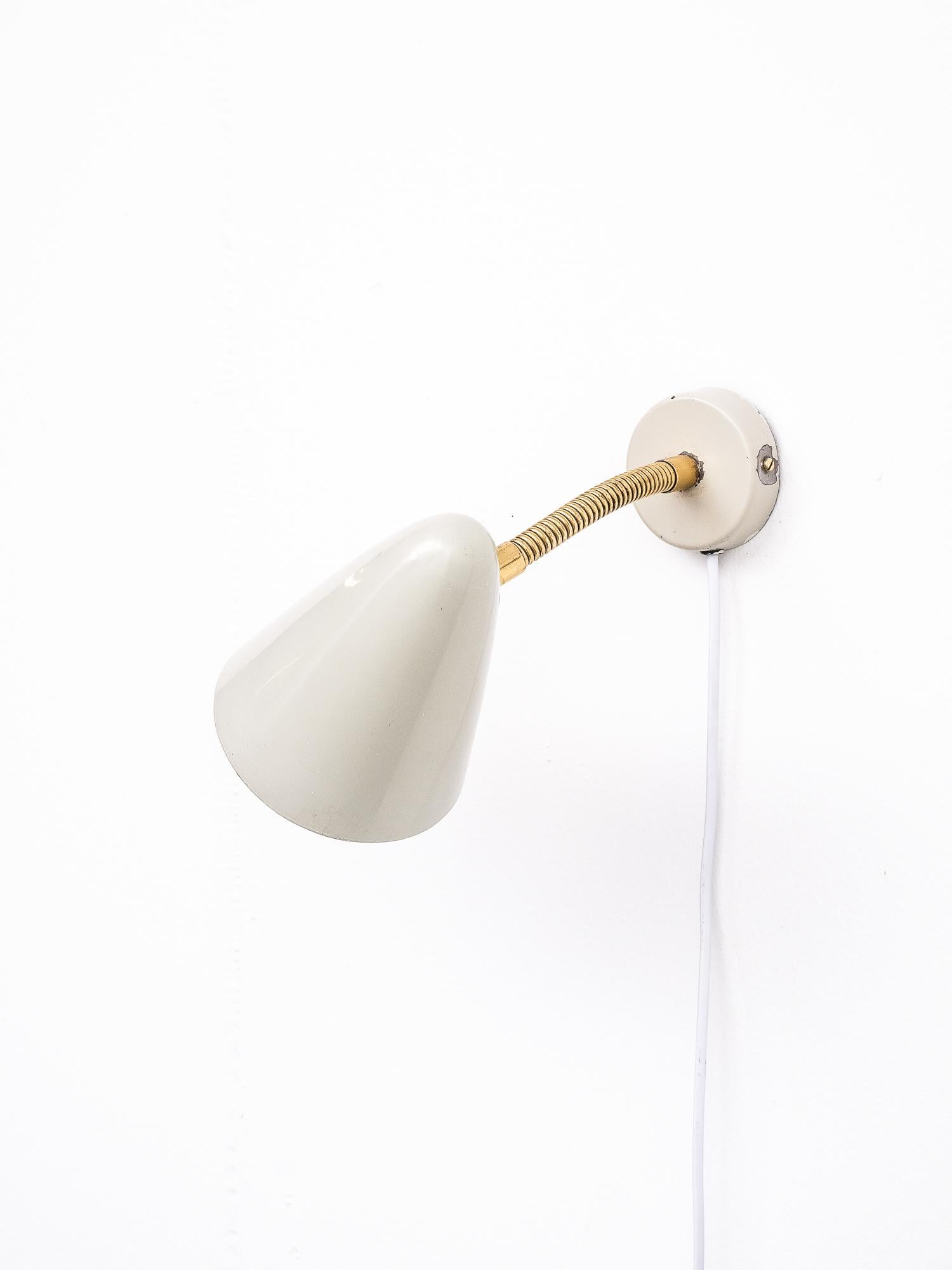Model 50-084 Wall Light by Lisa Johansson-Pape for Orno, 1950s In Good Condition In Helsinki, FI