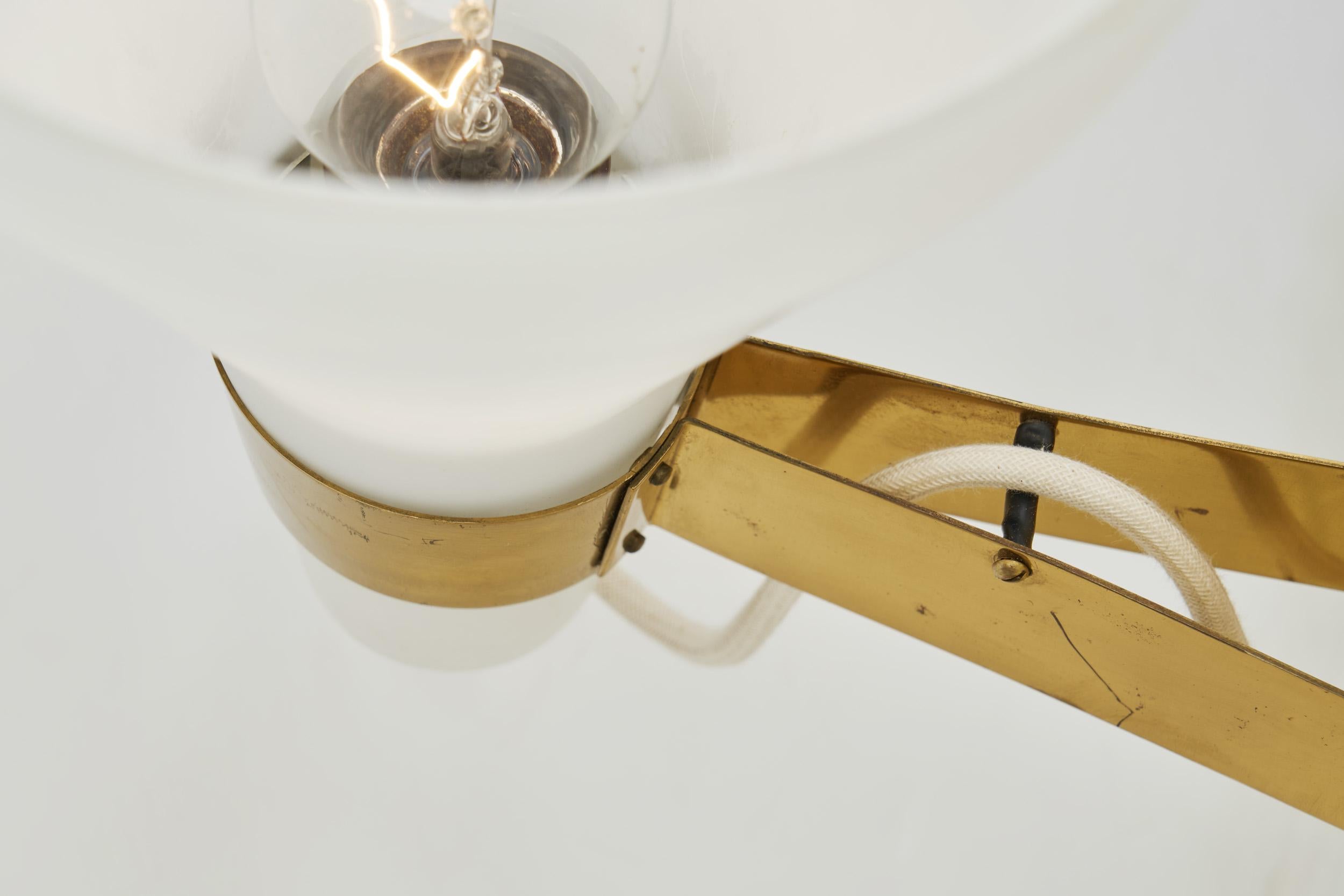 Lampada da parete in vetro opalino Model 