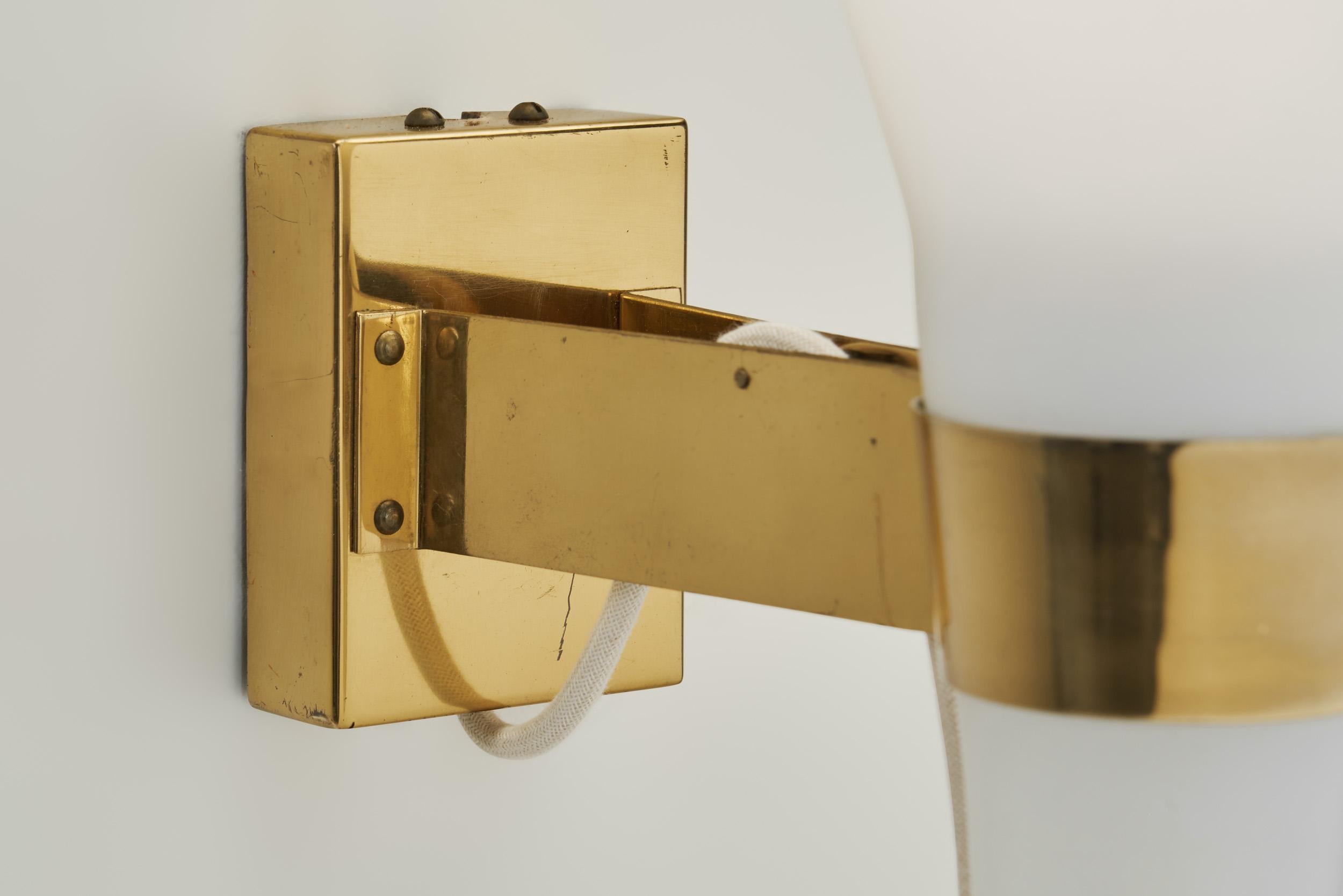 Lampada da parete in vetro opalino Model 