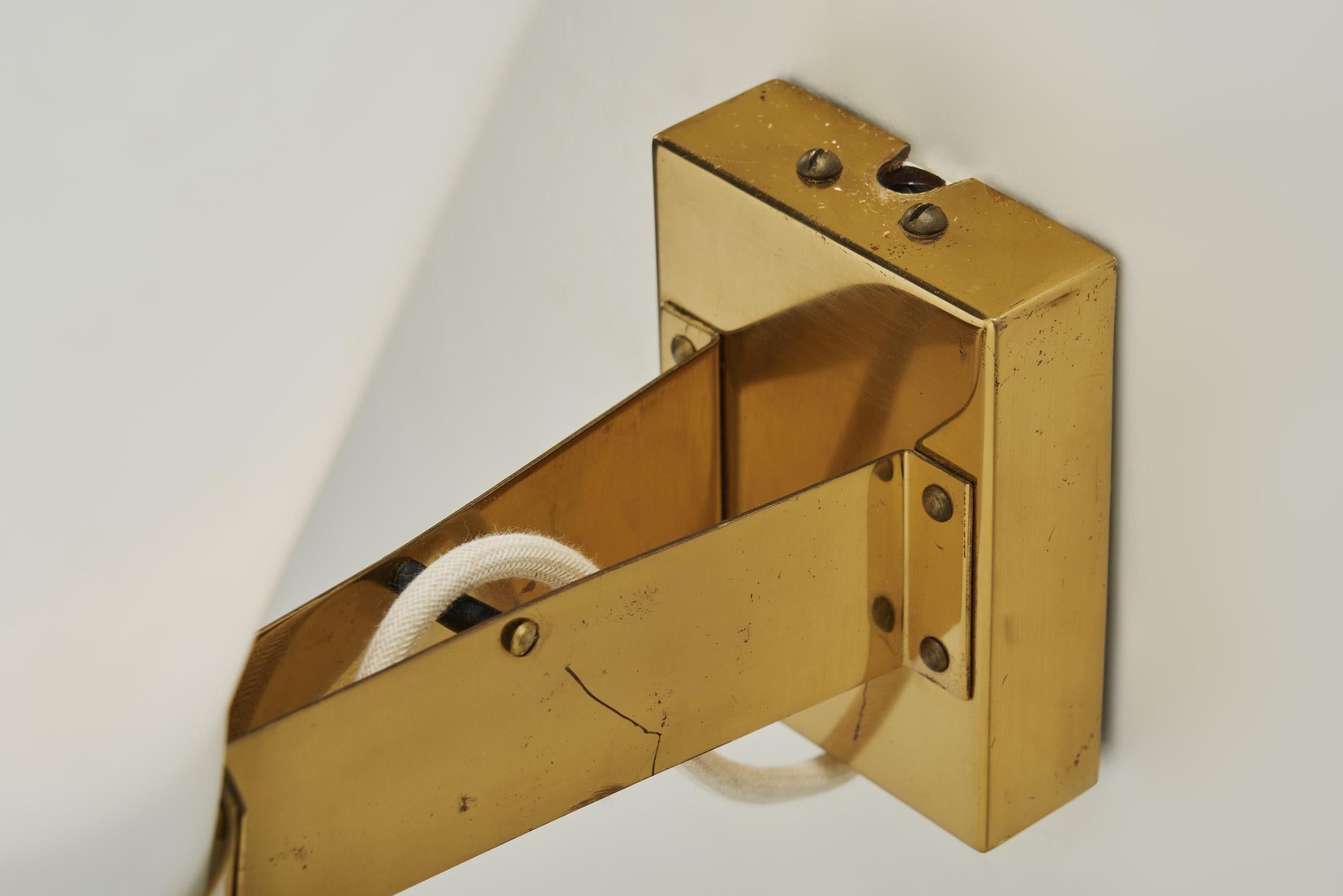 Lampada da parete in vetro opalino Model 