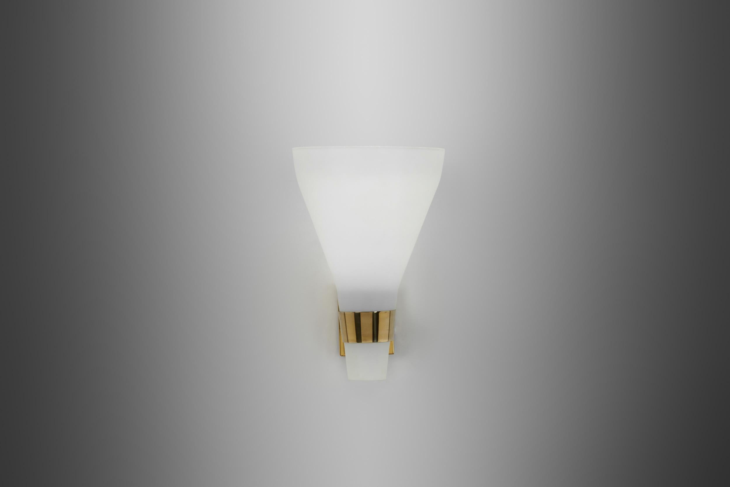 Ottone Lampada da parete in vetro opalino Model 