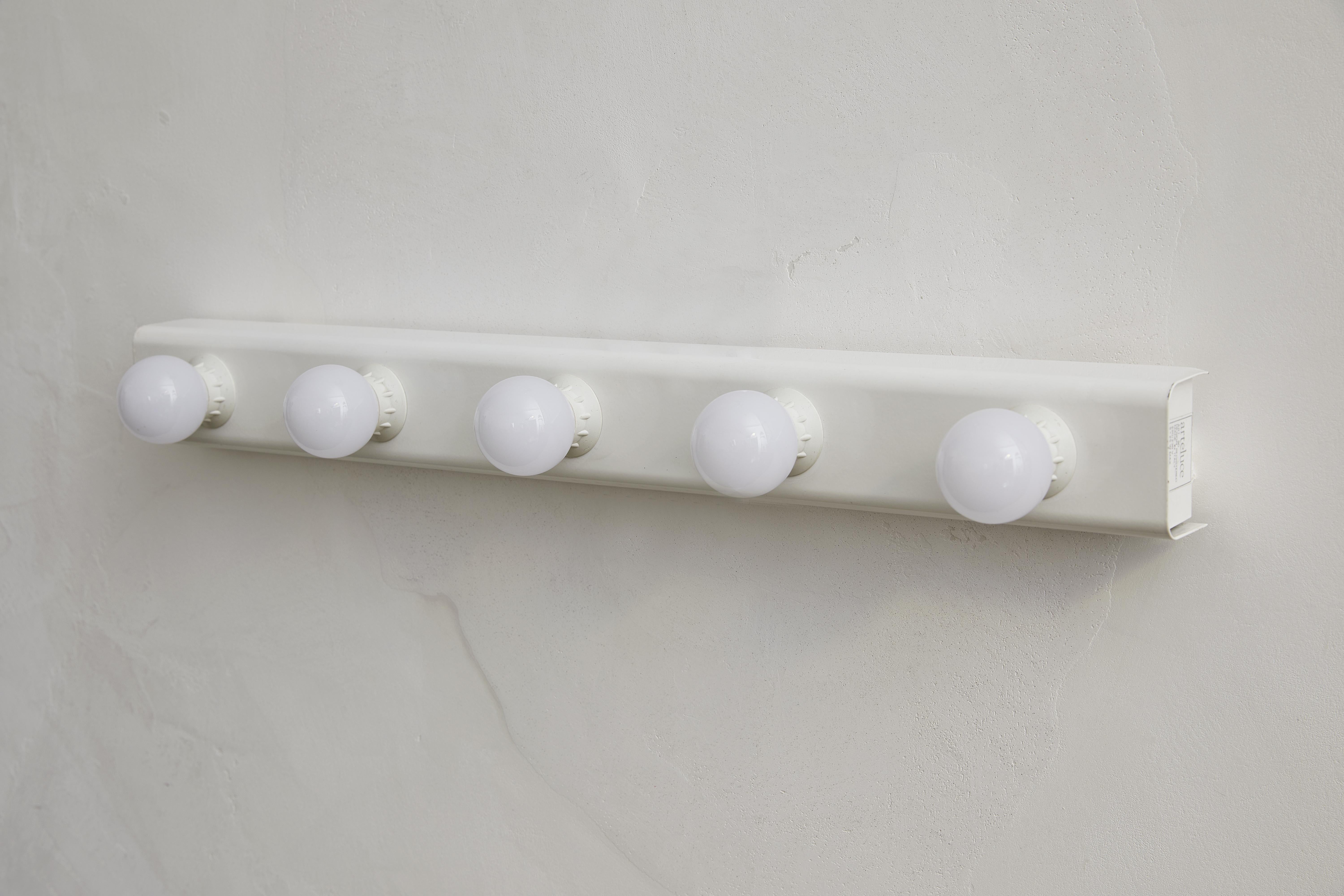Mid-Century Modern Model 50 White Metal Wall Sconce  by Gino Sarfatti for Arteluce C. 1968 For Sale