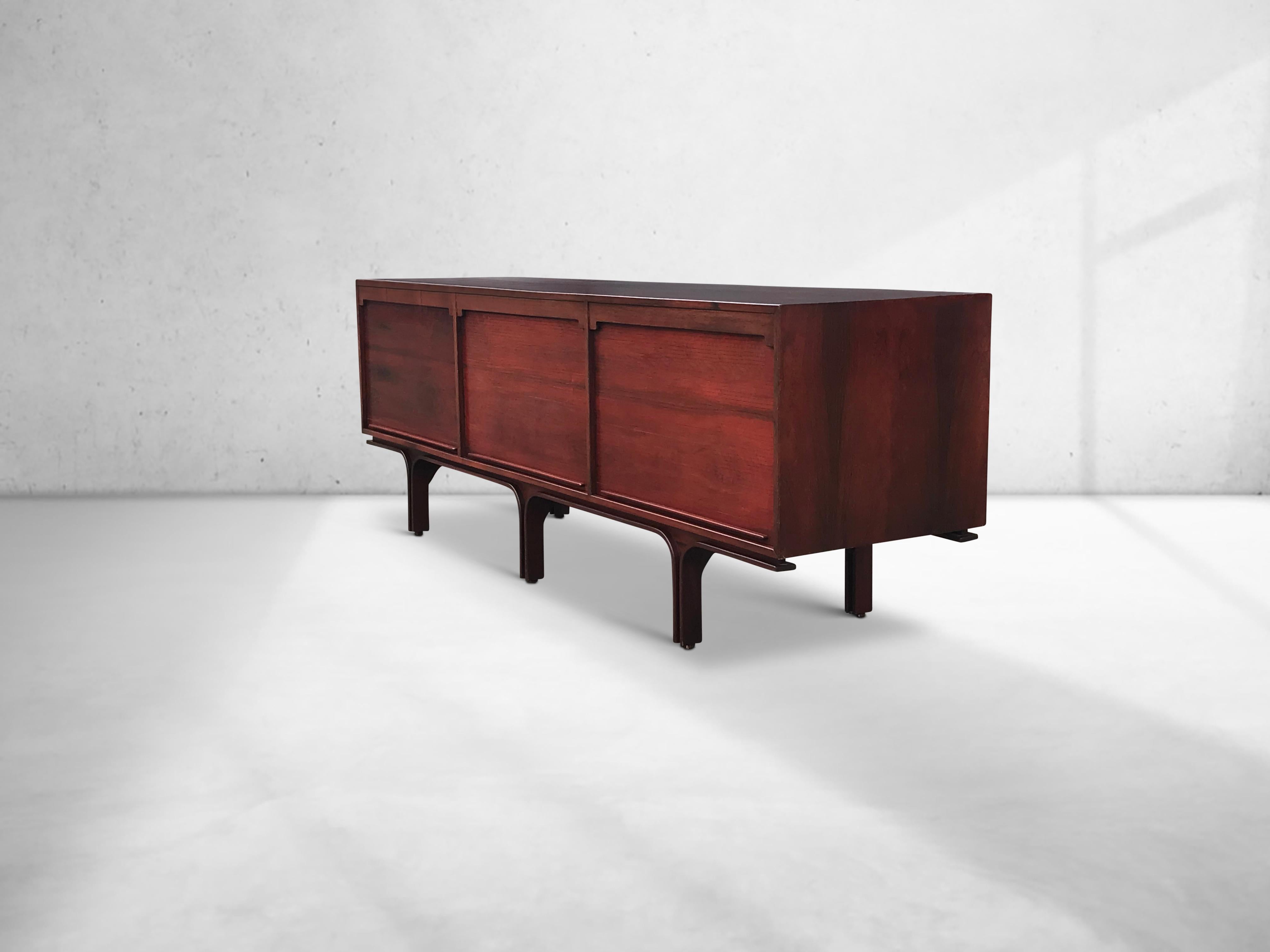Rosewood Model 503 rosewood credenza by Gianfranco Frattini for Bernini 1960s