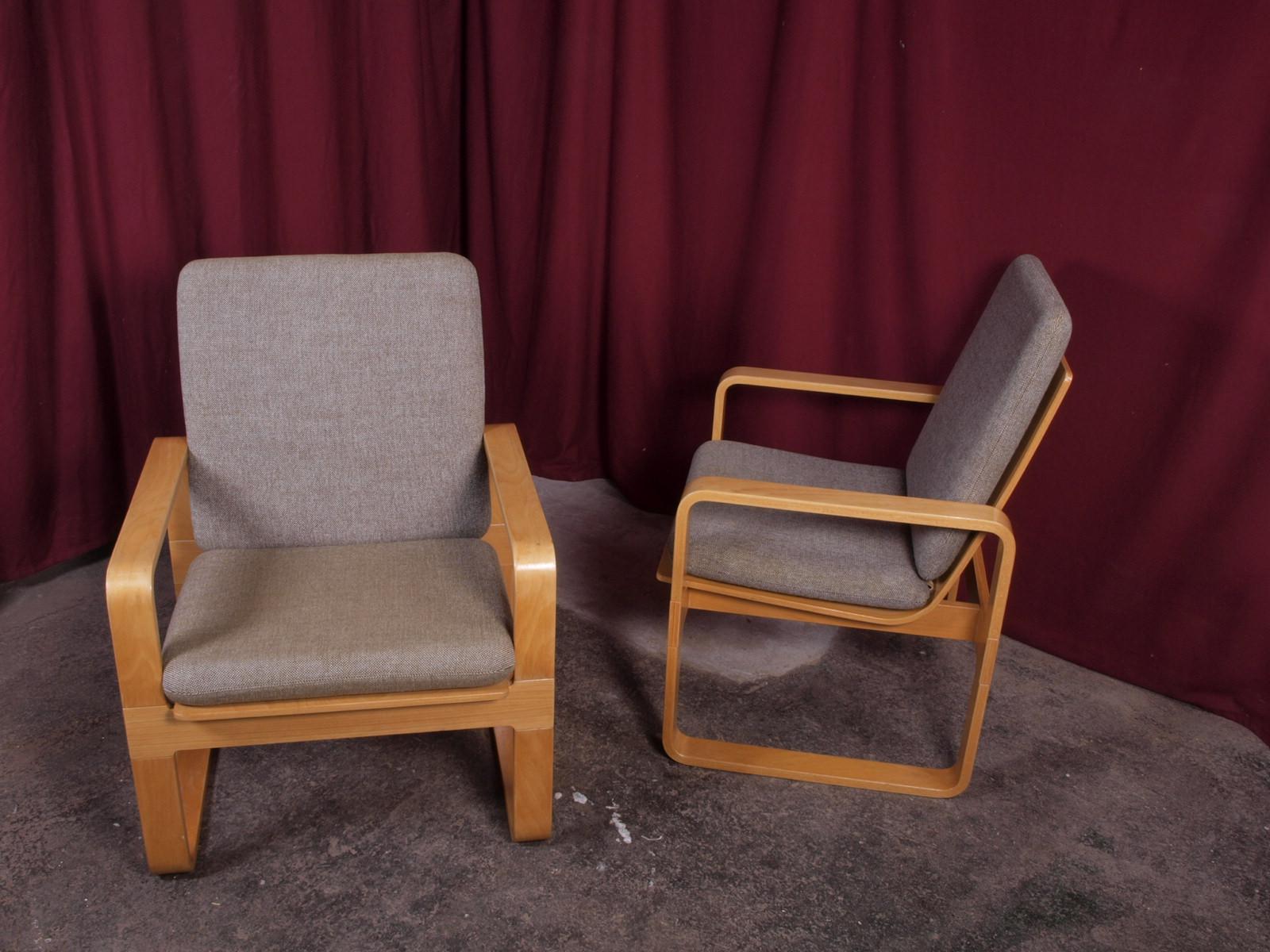 Model 5131 Lounge Chair by Rud Thygesen for Magnus Olesen In Good Condition In Store Heddinge, DK