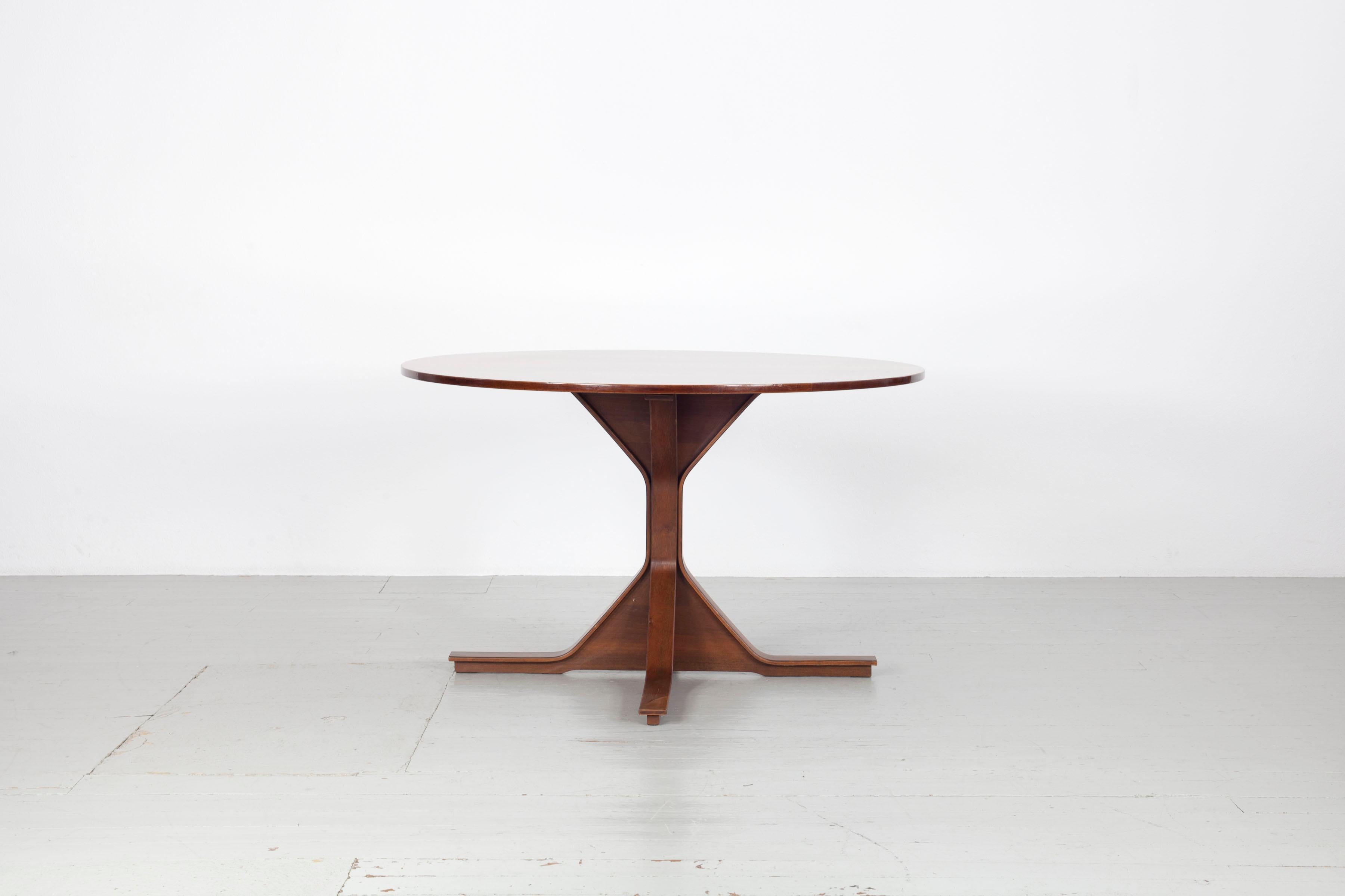 Tisch „Modell 522“, entworfen von Gianfranco Frattini, hergestellt von Bernini, Italien, 1960er Jahre (Moderne der Mitte des Jahrhunderts) im Angebot