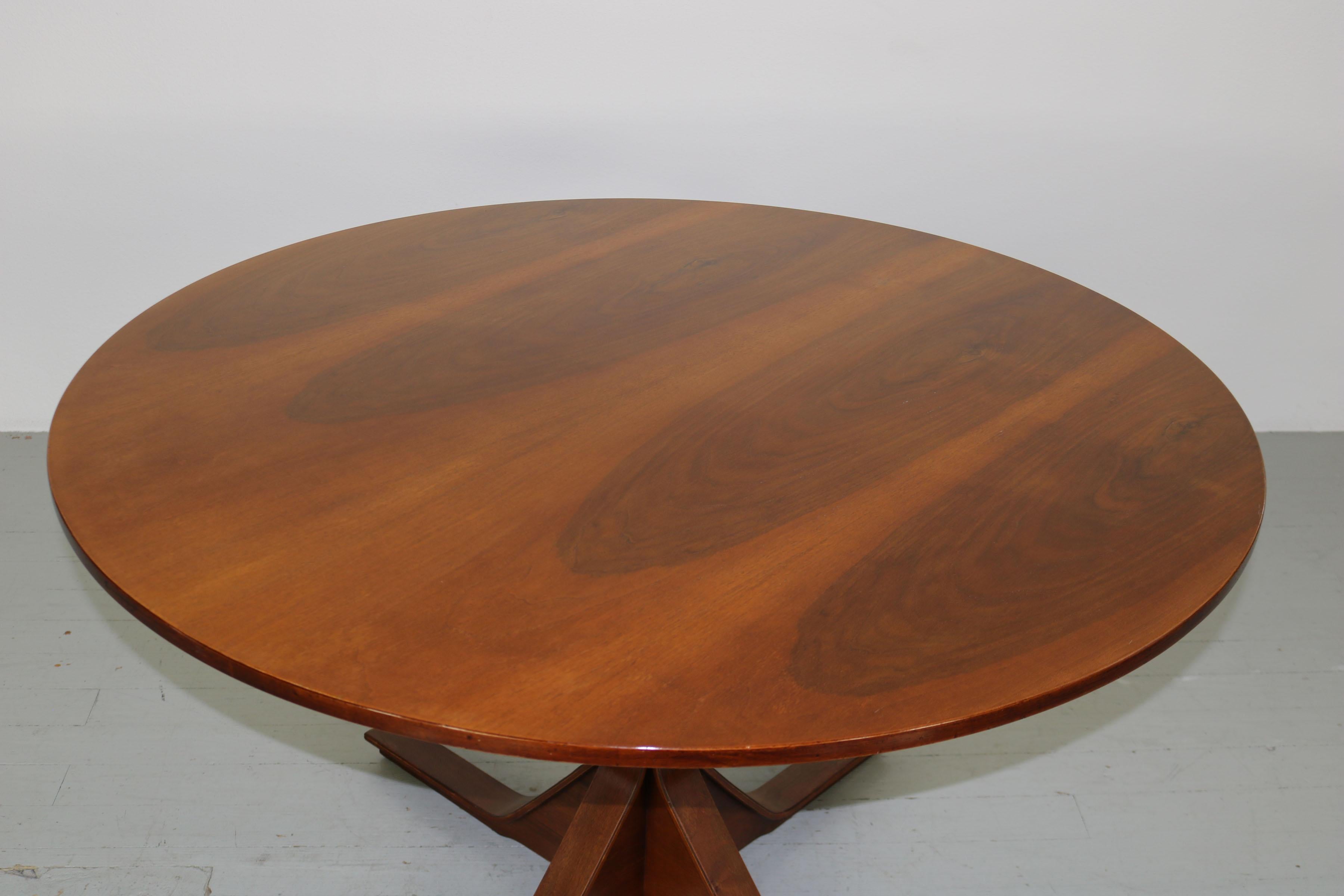 Tisch „Modell 522“, entworfen von Gianfranco Frattini, hergestellt von Bernini, Italien, 1960er Jahre (Holz) im Angebot