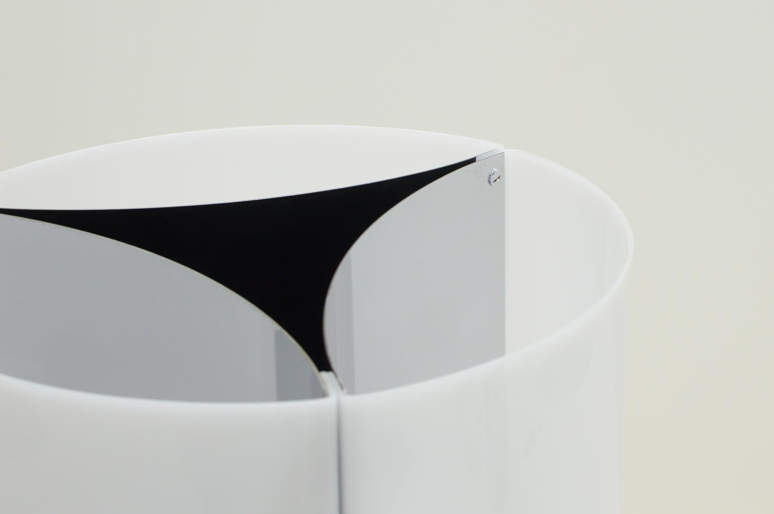 Model 526/p table lamp by Massimo Vignelli for Arteluce, 1960s Italy. In Good Condition For Sale In Landgraaf, NL
