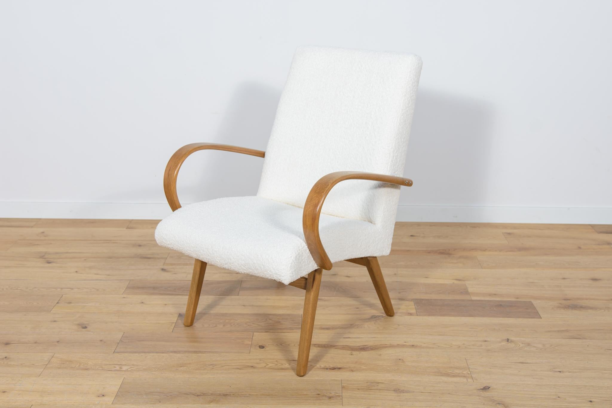 Model 53 Armchairs by Jaroslav Smidek for Ton, 1960s, Set of 2 For Sale 5