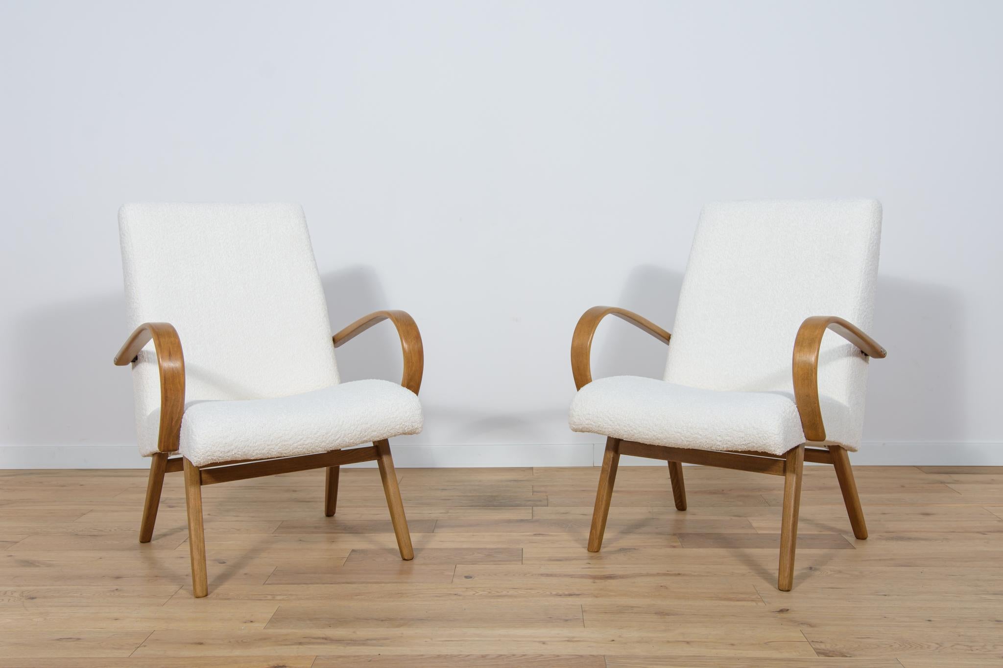 Woodwork Model 53 Armchairs by Jaroslav Smidek for Ton, 1960s, Set of 2 For Sale