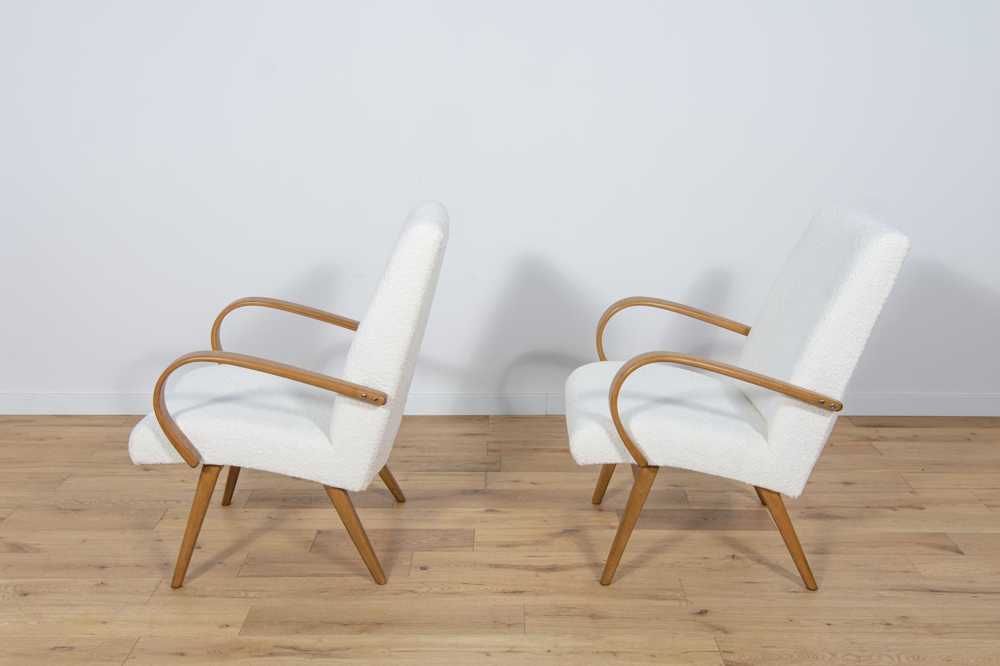Mid-20th Century Model 53 Armchairs by Jaroslav Smidek for Ton, 1960s, Set of 2 For Sale