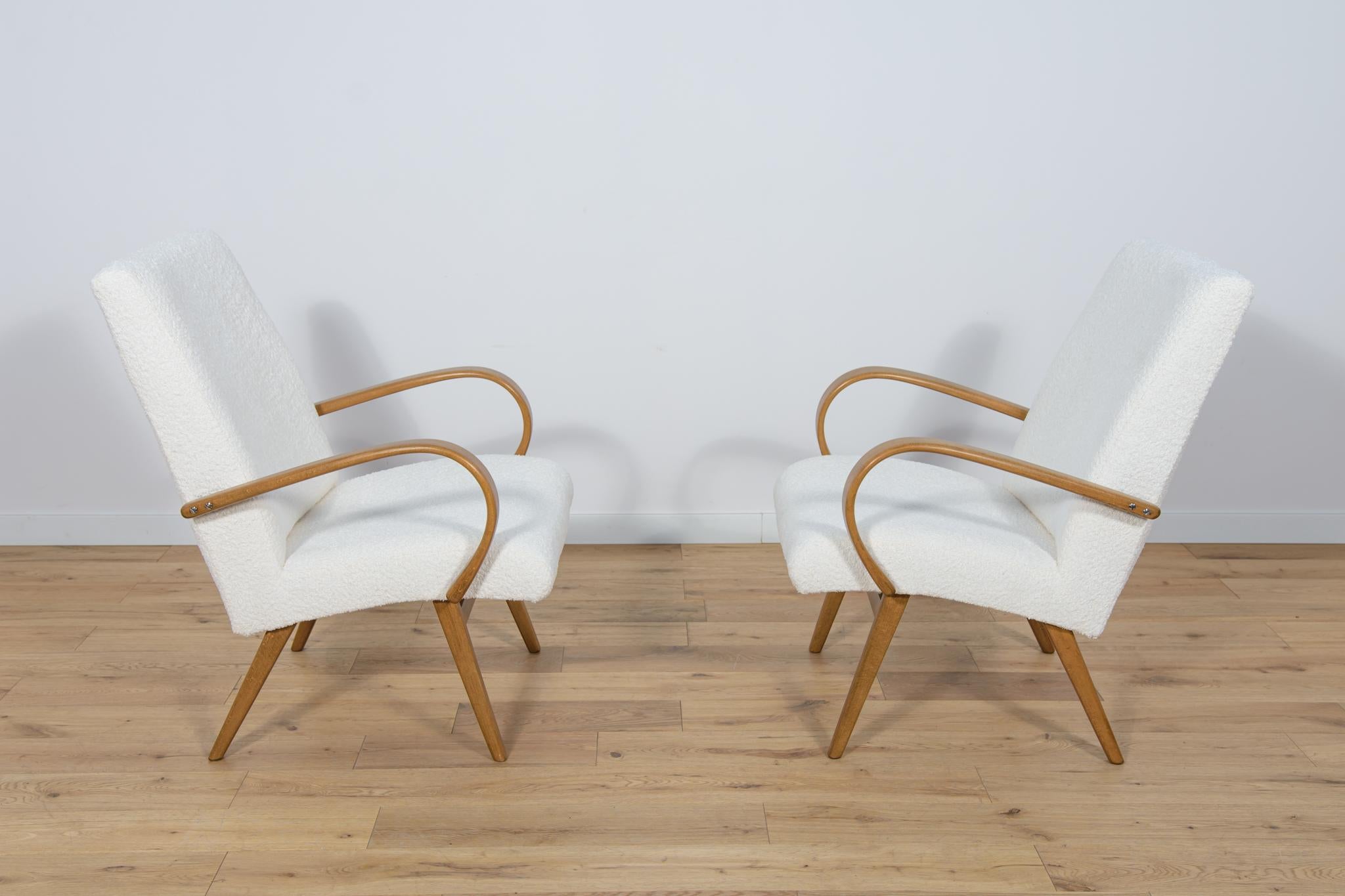 Model 53 Armchairs by Jaroslav Smidek for Ton, 1960s, Set of 2 For Sale 1