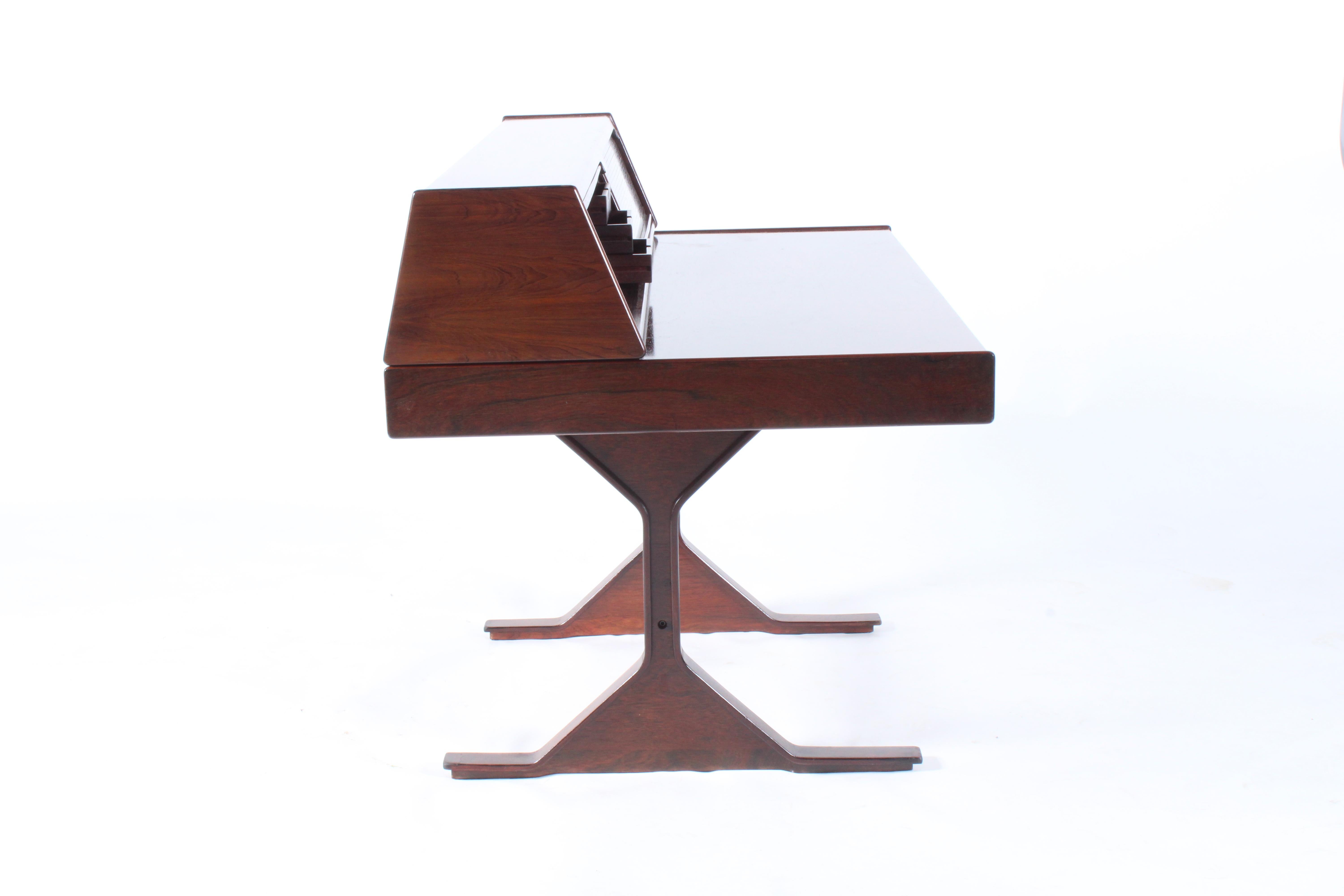 Model 53 Mid Century Italian Desk By Gianfranco Frattini For Bernini For Sale 5
