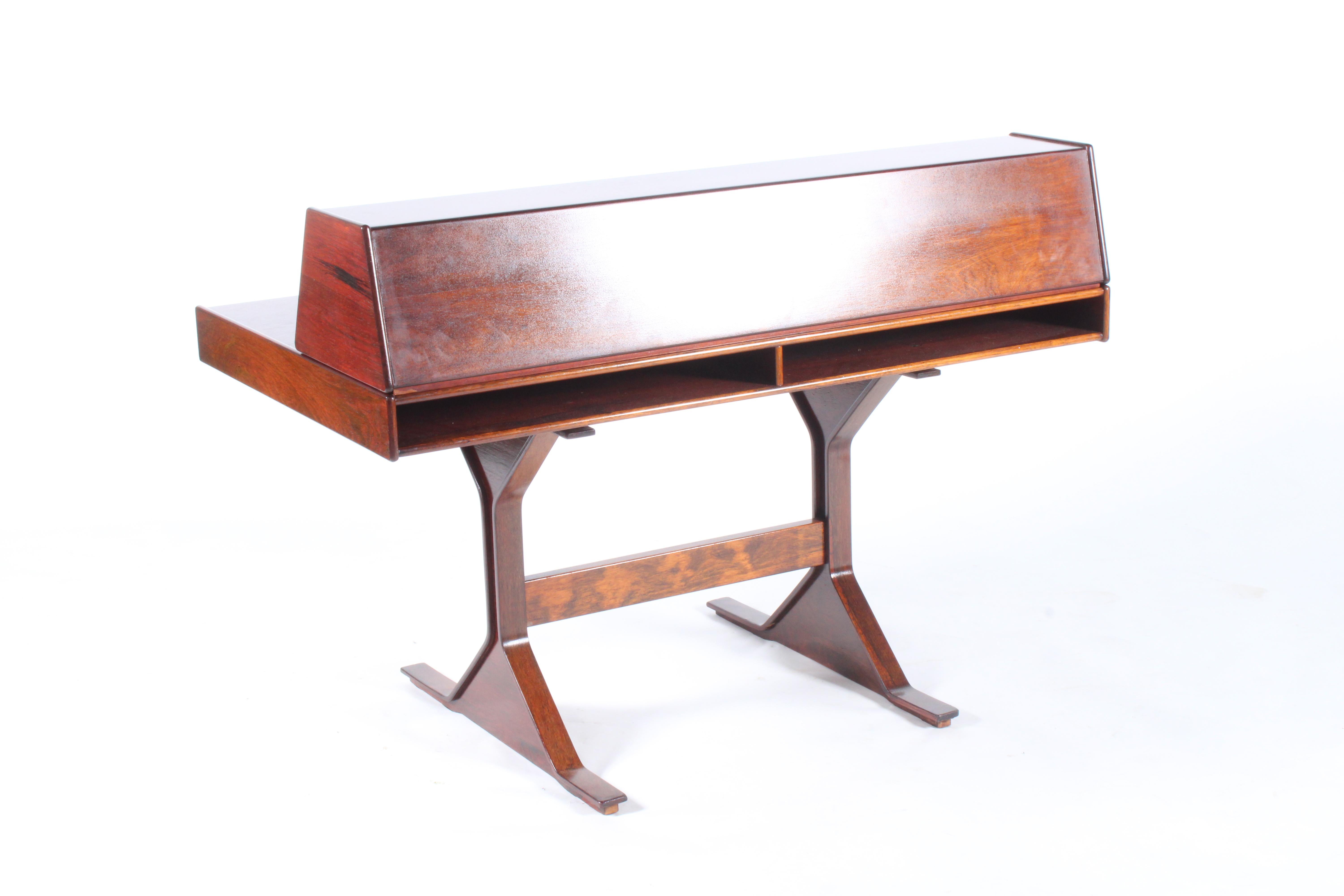 Model 53 Mid Century Italian Desk By Gianfranco Frattini For Bernini For Sale 11