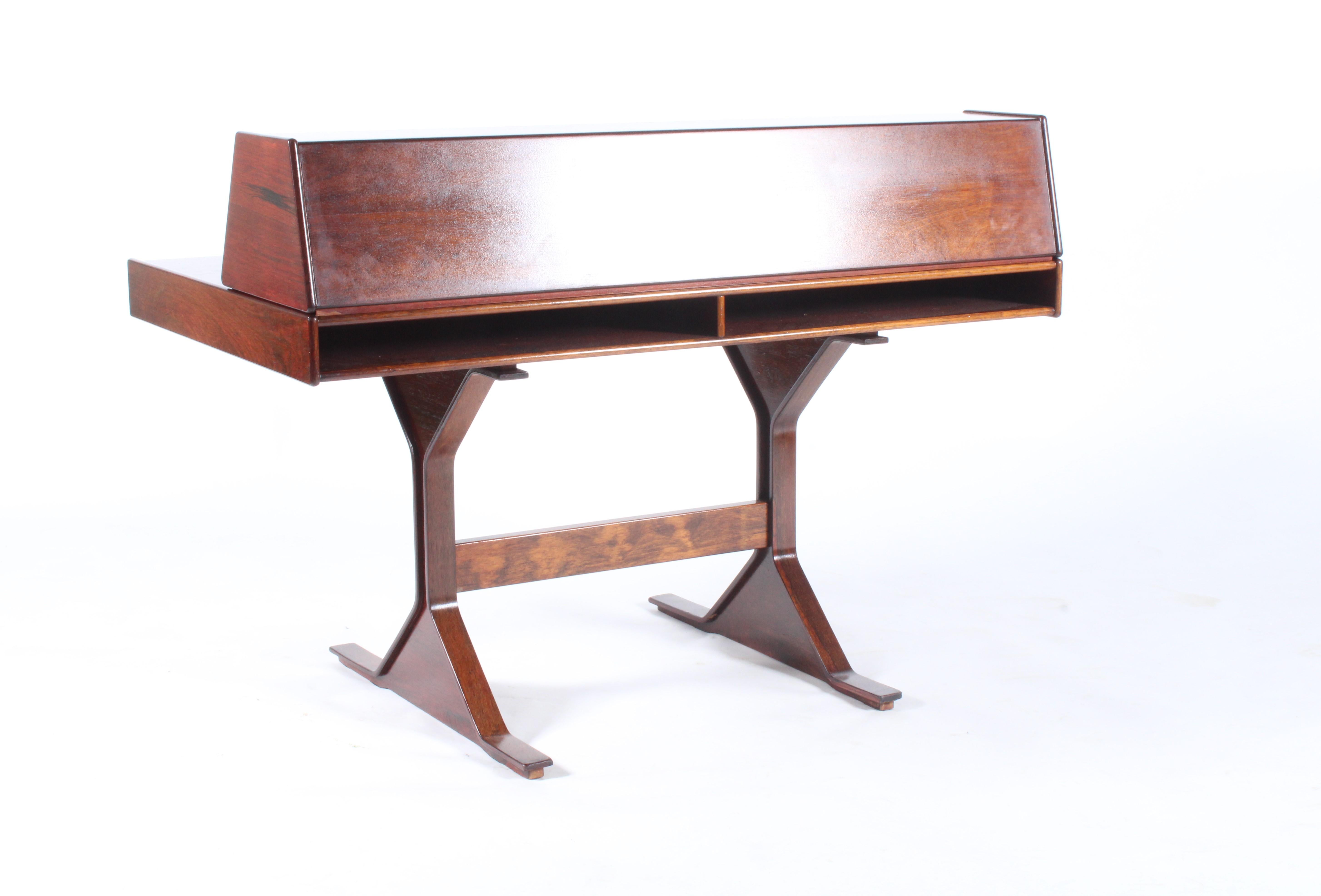 Model 53 Mid Century Italian Desk By Gianfranco Frattini For Bernini For Sale 12