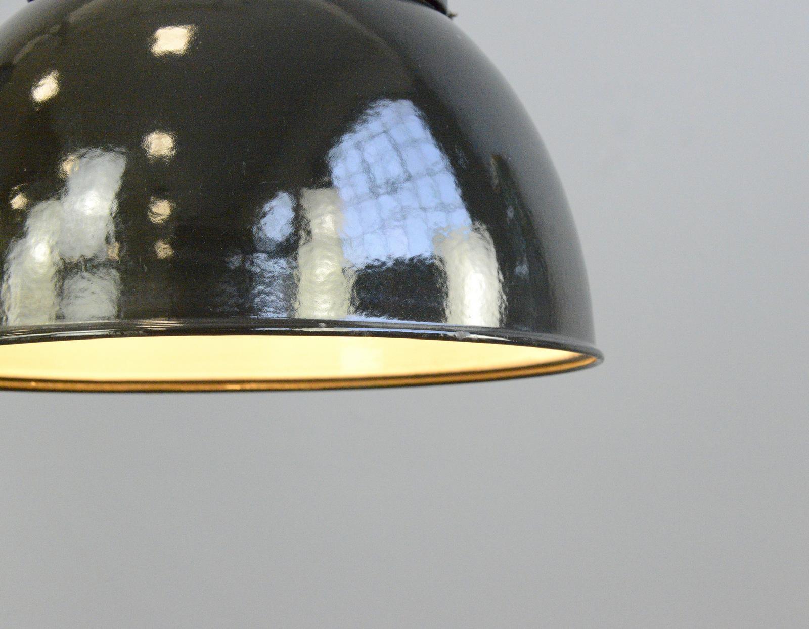 Lampade a sospensione Bauhaus modello 530 di Kandem, circa anni '20 in vendita 6