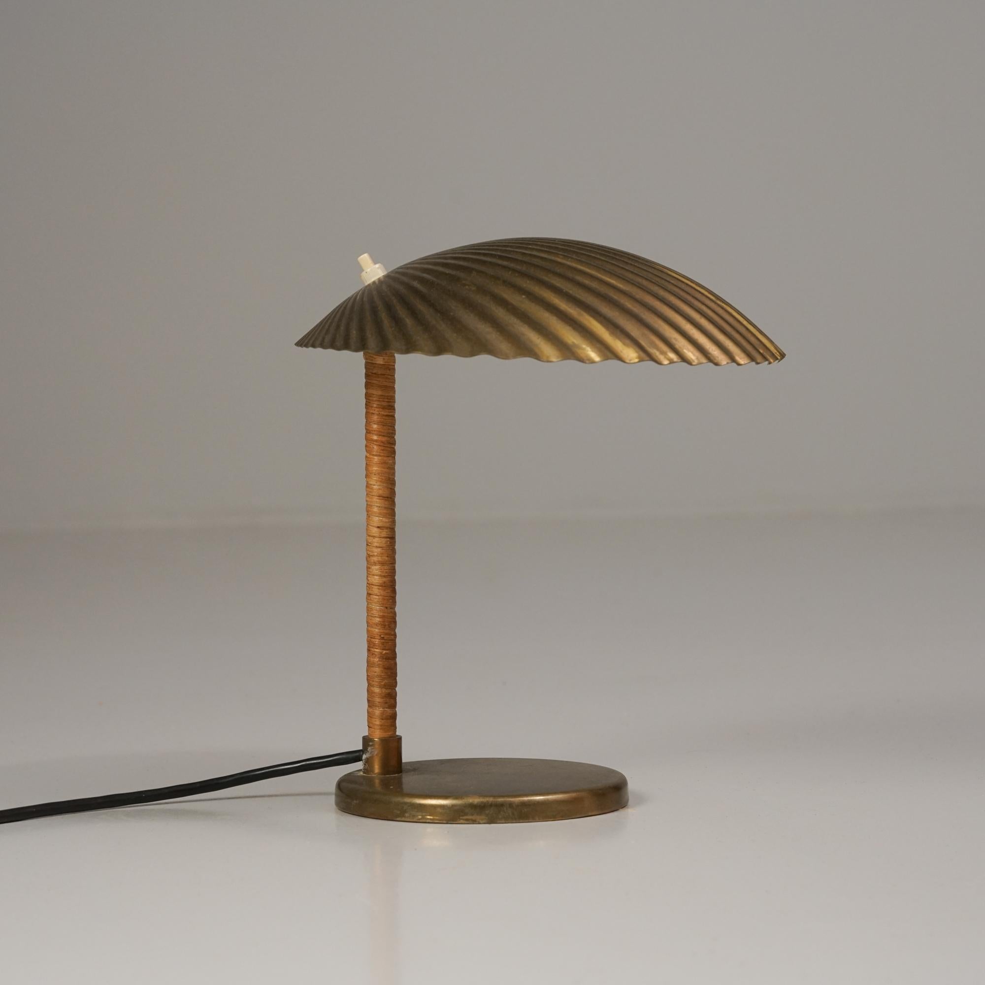 Lampe de table modèle 5321 
