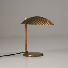 Lampe à poser Model No 5321 "Simpukka", Paavo Tynell, Taito Oy, années 1930/1940