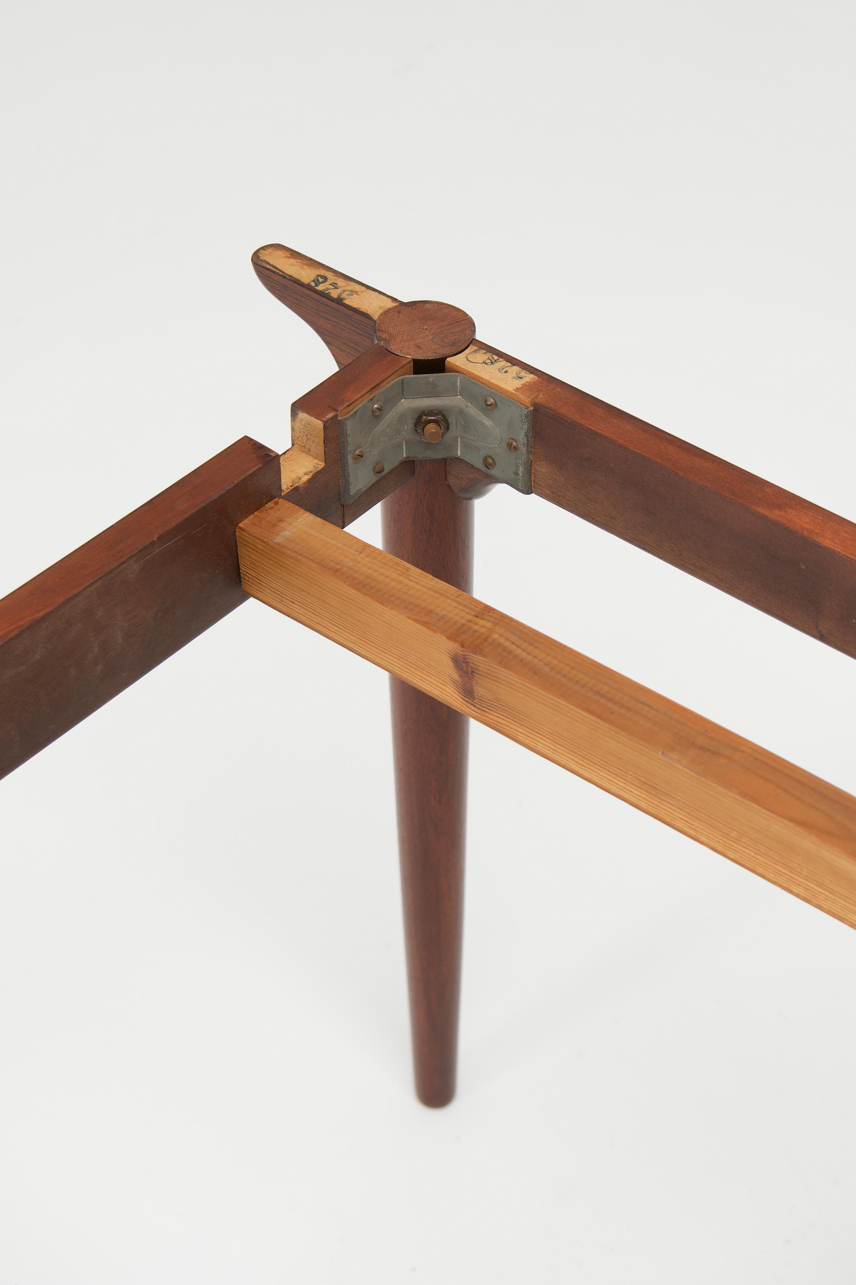 Model 54 extentable dining table - Gunni Omann For Sale 3