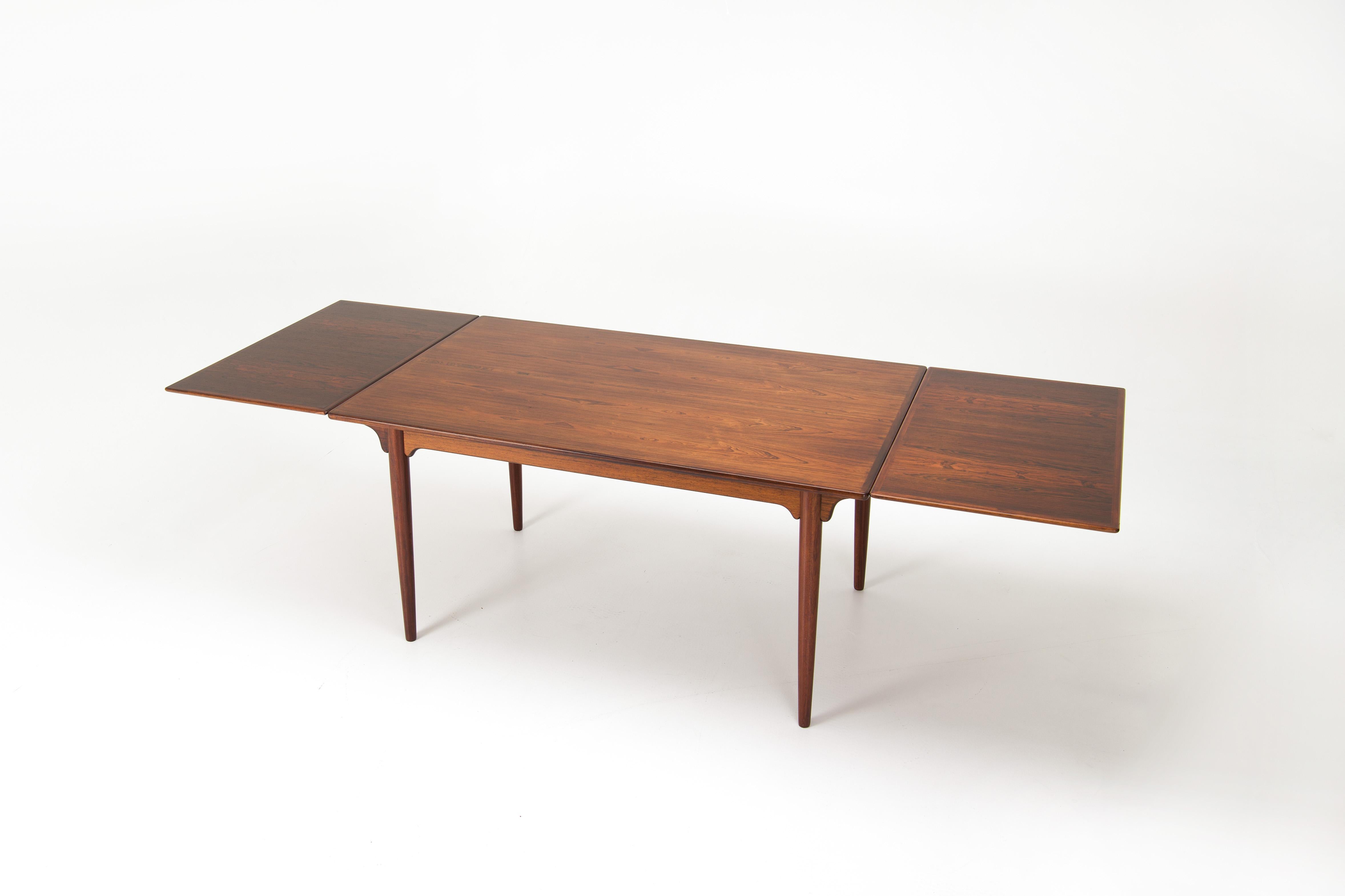 Rosewood Model 54 extentable dining table - Gunni Omann For Sale