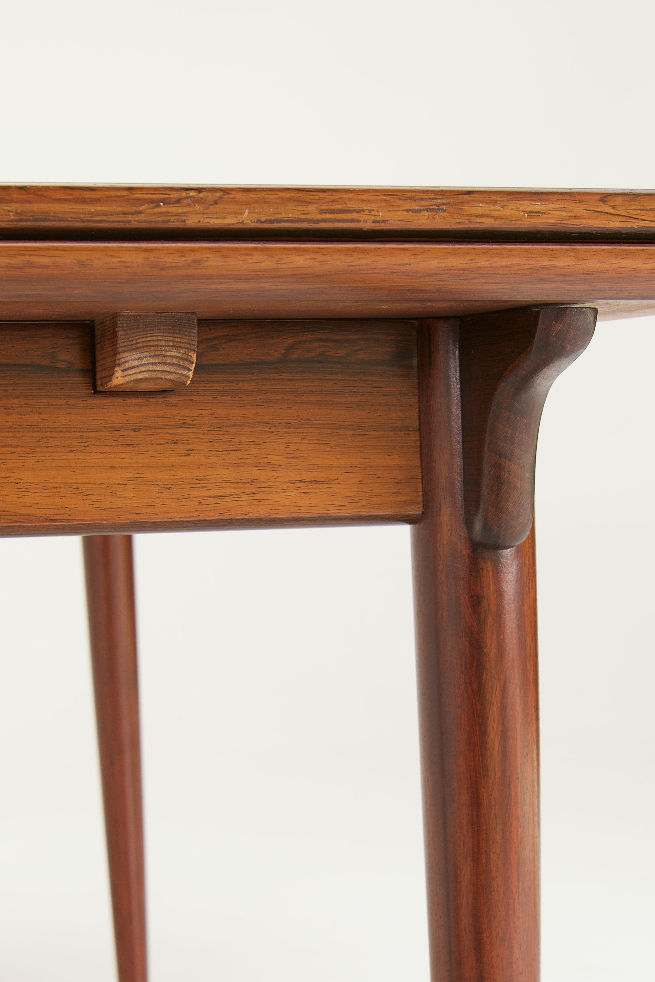 Model 54 extentable dining table - Gunni Omann For Sale 1
