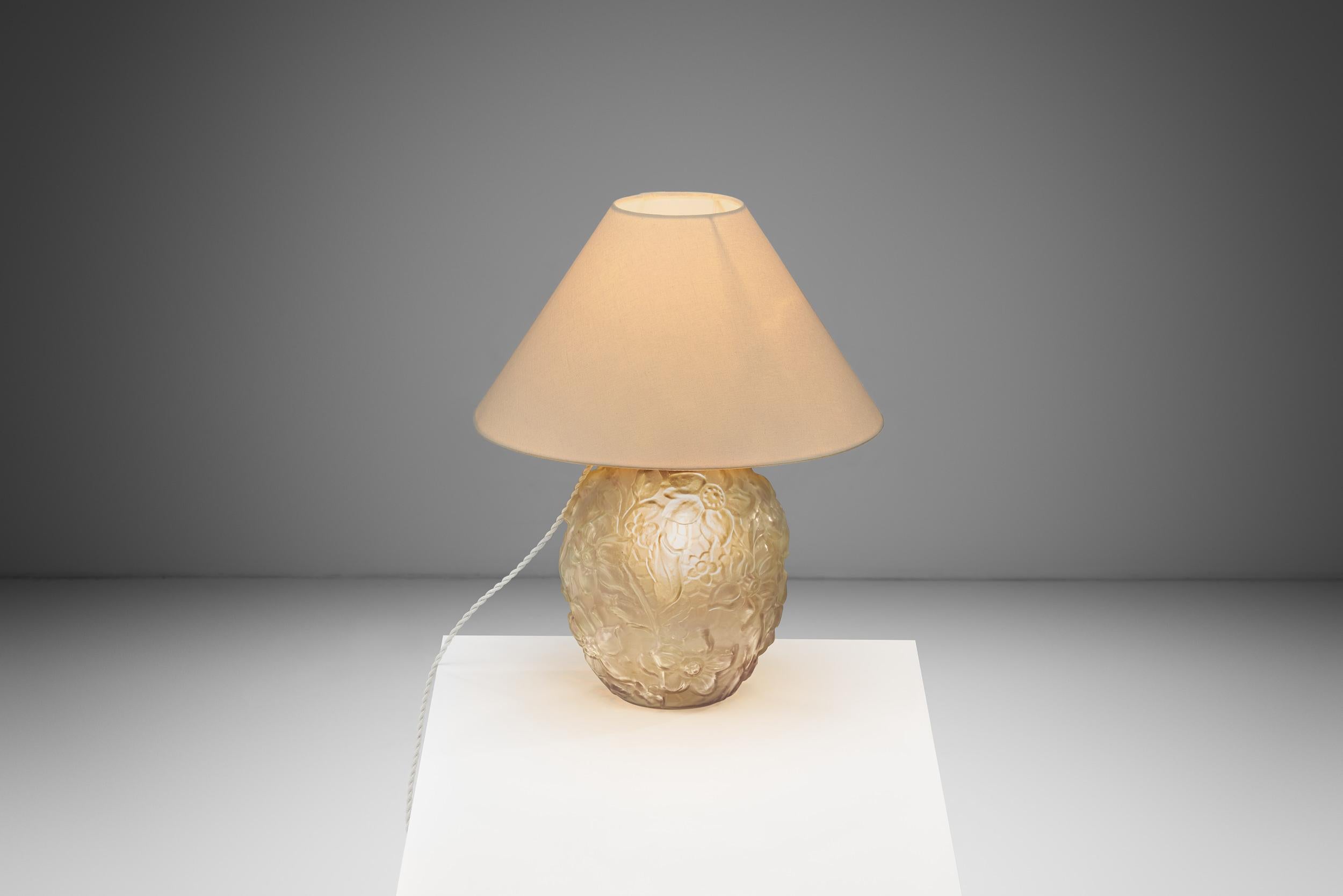 Suédois Lampe de table en verre Model No No 542 de Boréns, Suède, vers les années 1940 en vente