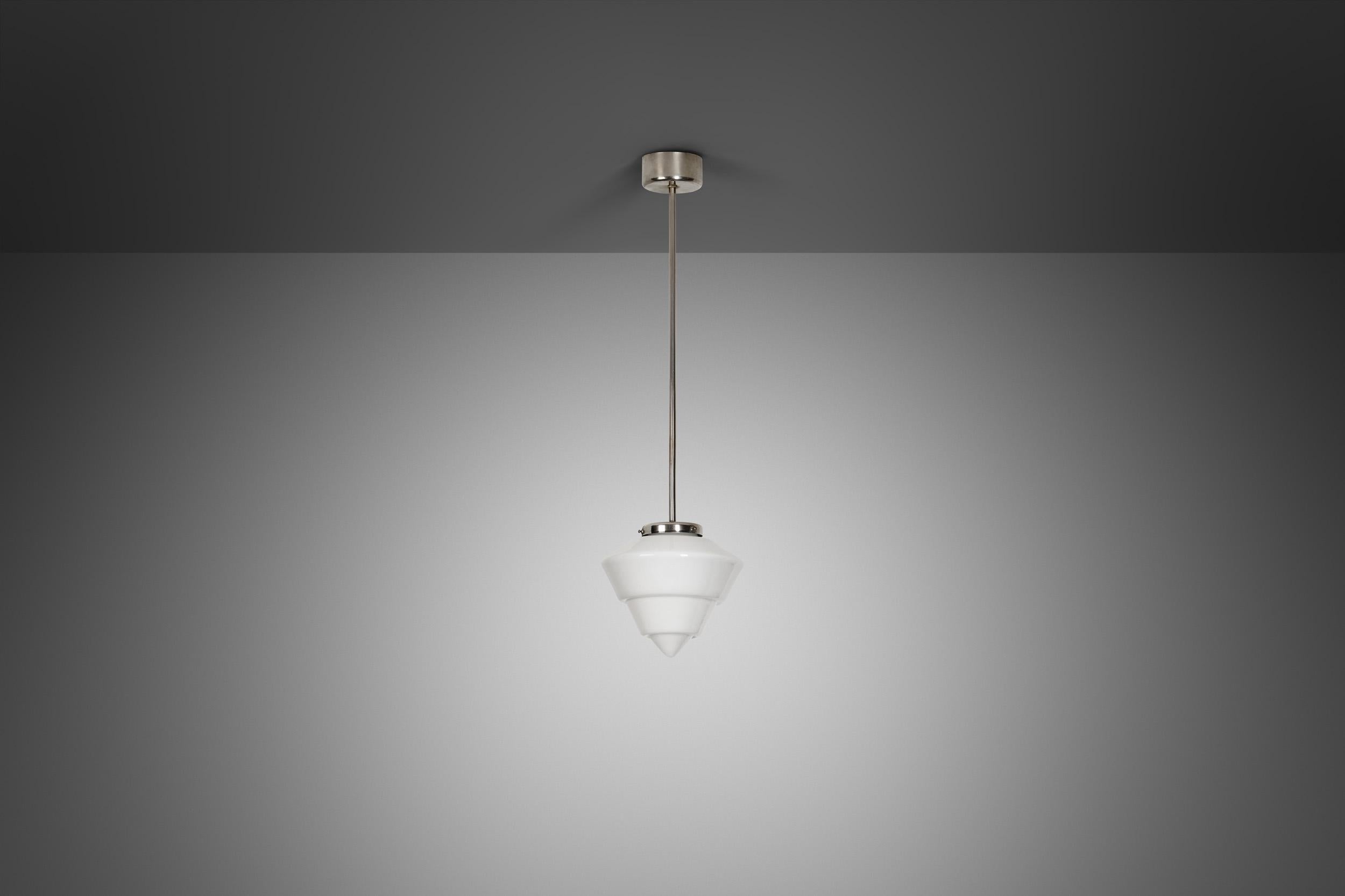 Mid-Century moderno Lampada a sospensione modello 