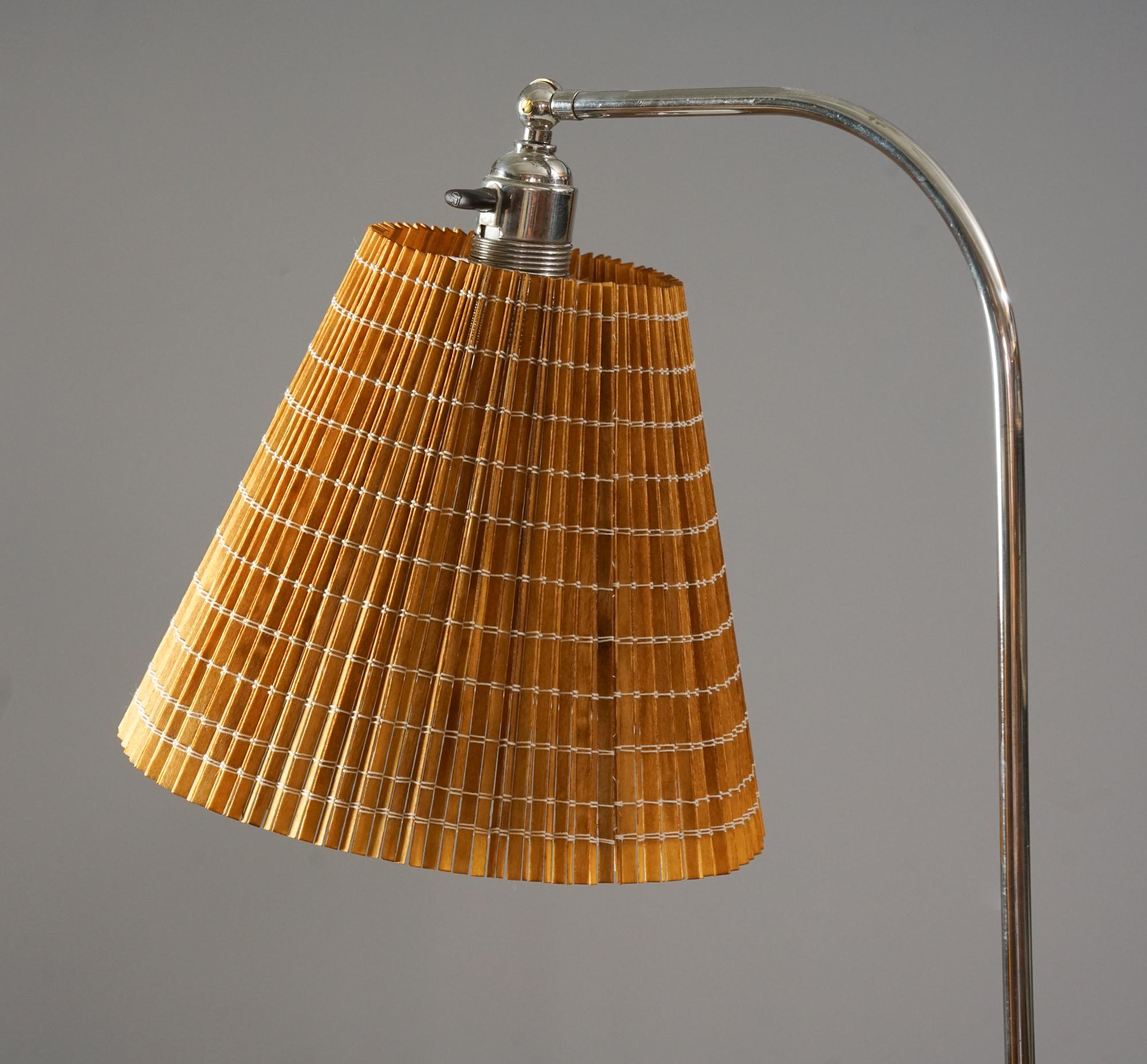Model No. 5705 Stehleuchte, Paavo Tynell, Taito Oy, 1930er Jahre (Skandinavische Moderne) im Angebot