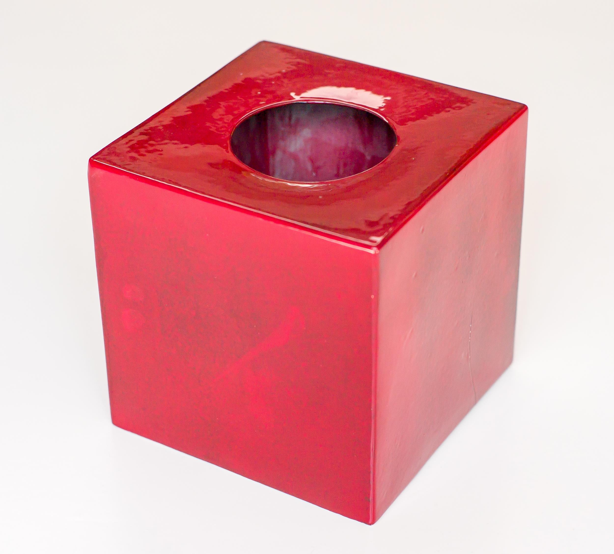 Postmoderne Vase rouge modèle 585 d'Ettore Sottsass, Italie, 1960 en vente