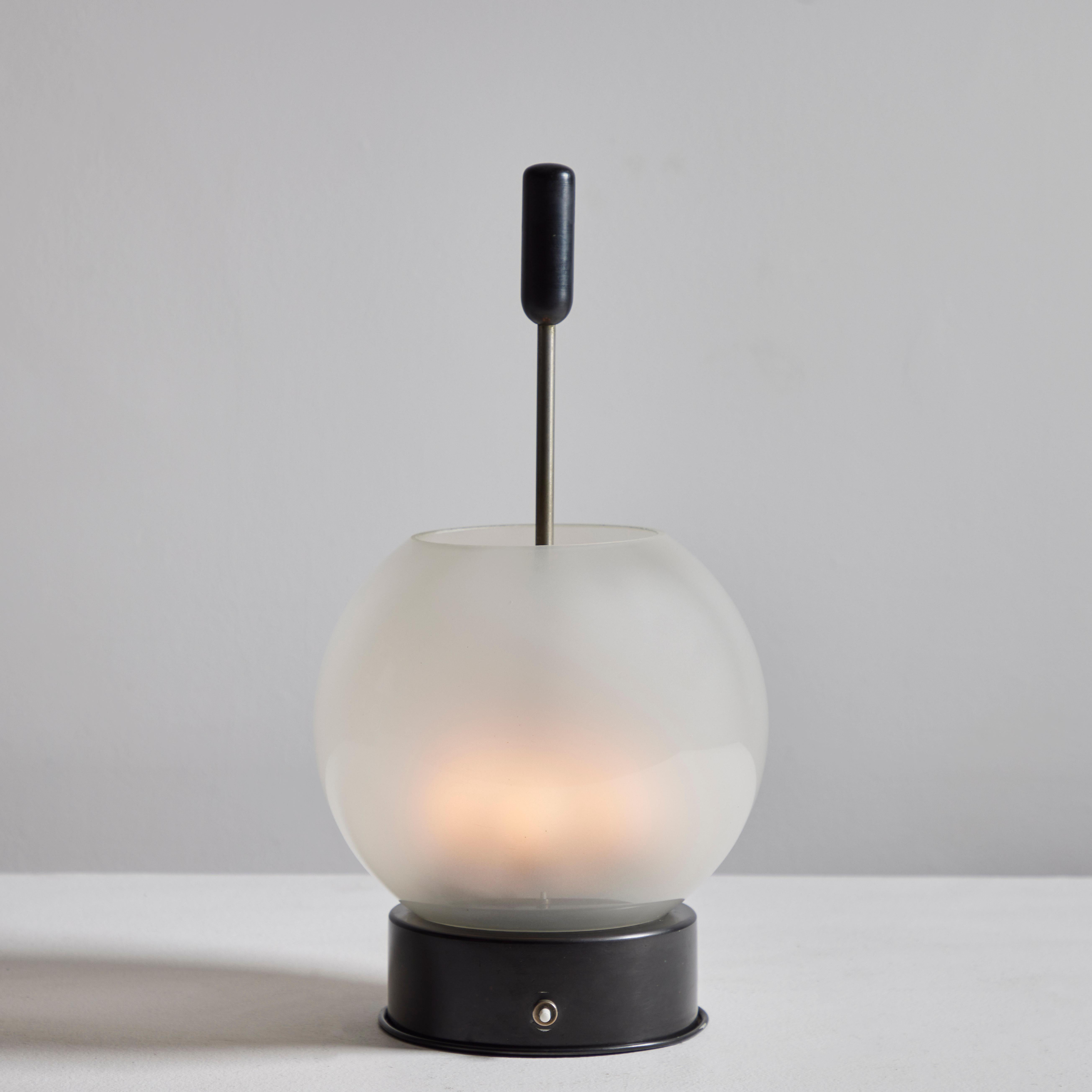 Blackened Model 593 Table Lamp by Gino Sarfatti for Arteluce For Sale