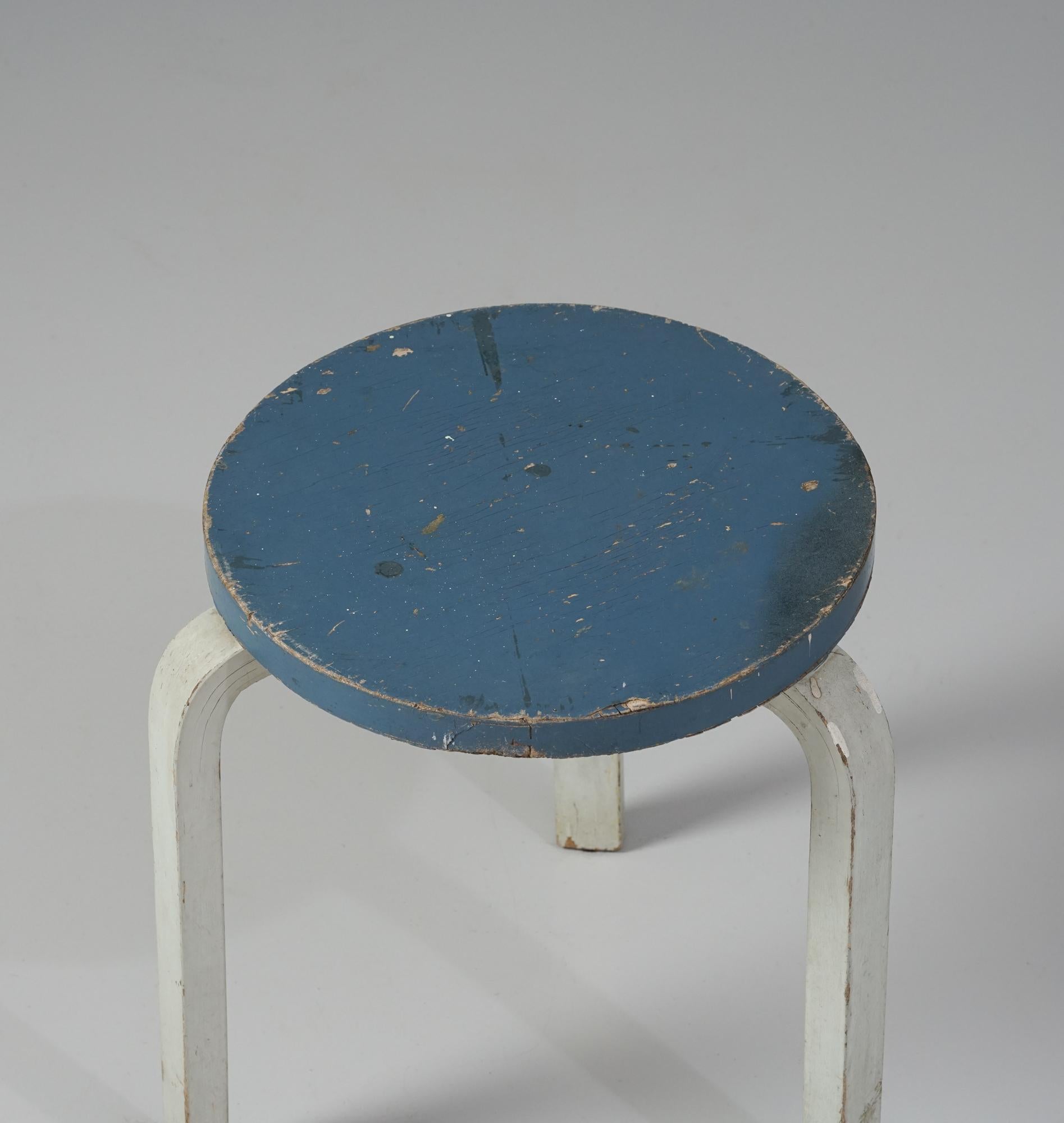 Scandinavian Modern Model 60 Stool, Alvar Aalto, Oy Huonekalu- ja Rakennustyötehdas Ab, 1930s For Sale