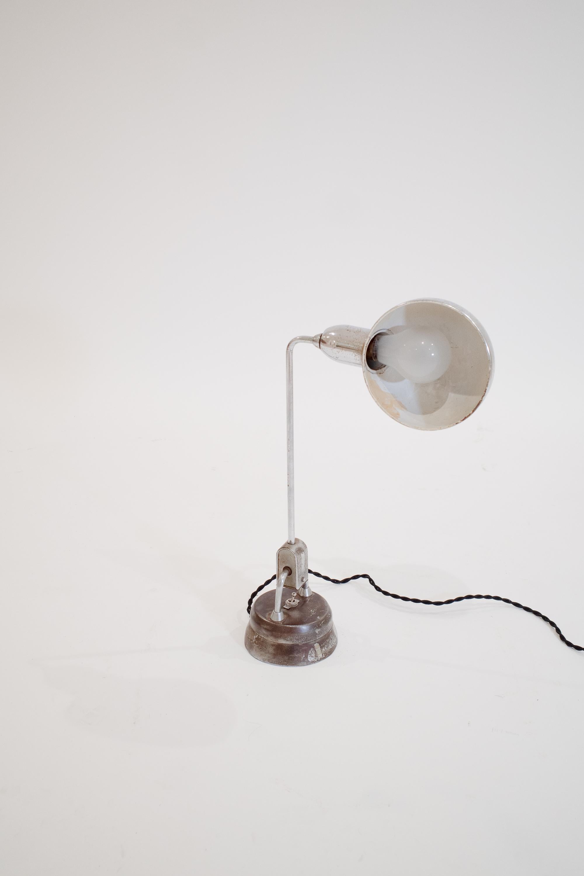 Lampe Model No 600 par JUMO Bon état - En vente à New York, NY