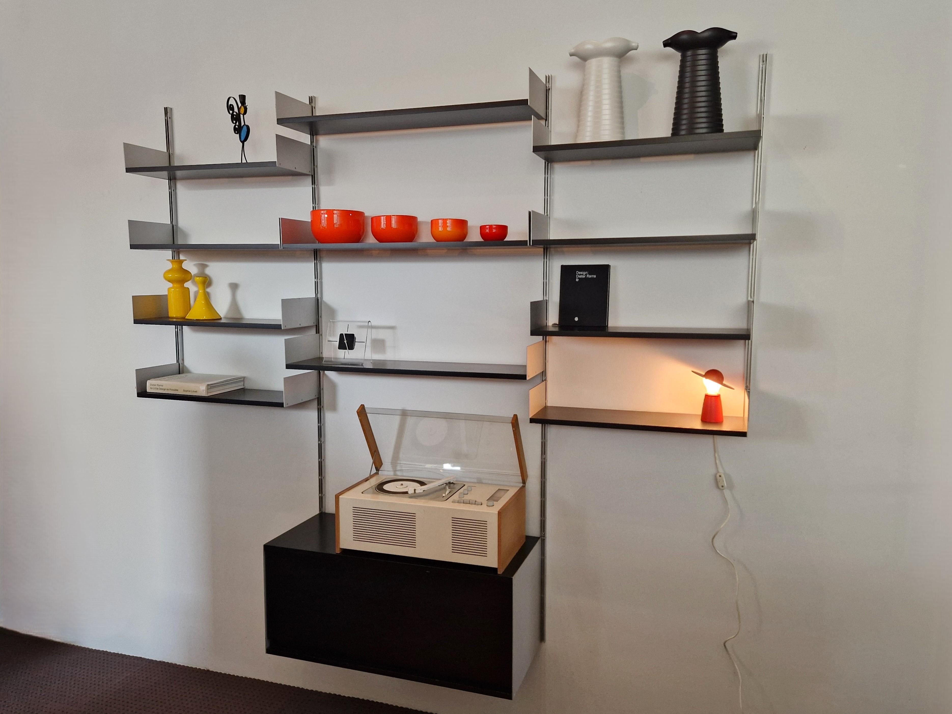 Model 606 wall unit in black by Dieter Rams for Vitsoe 5