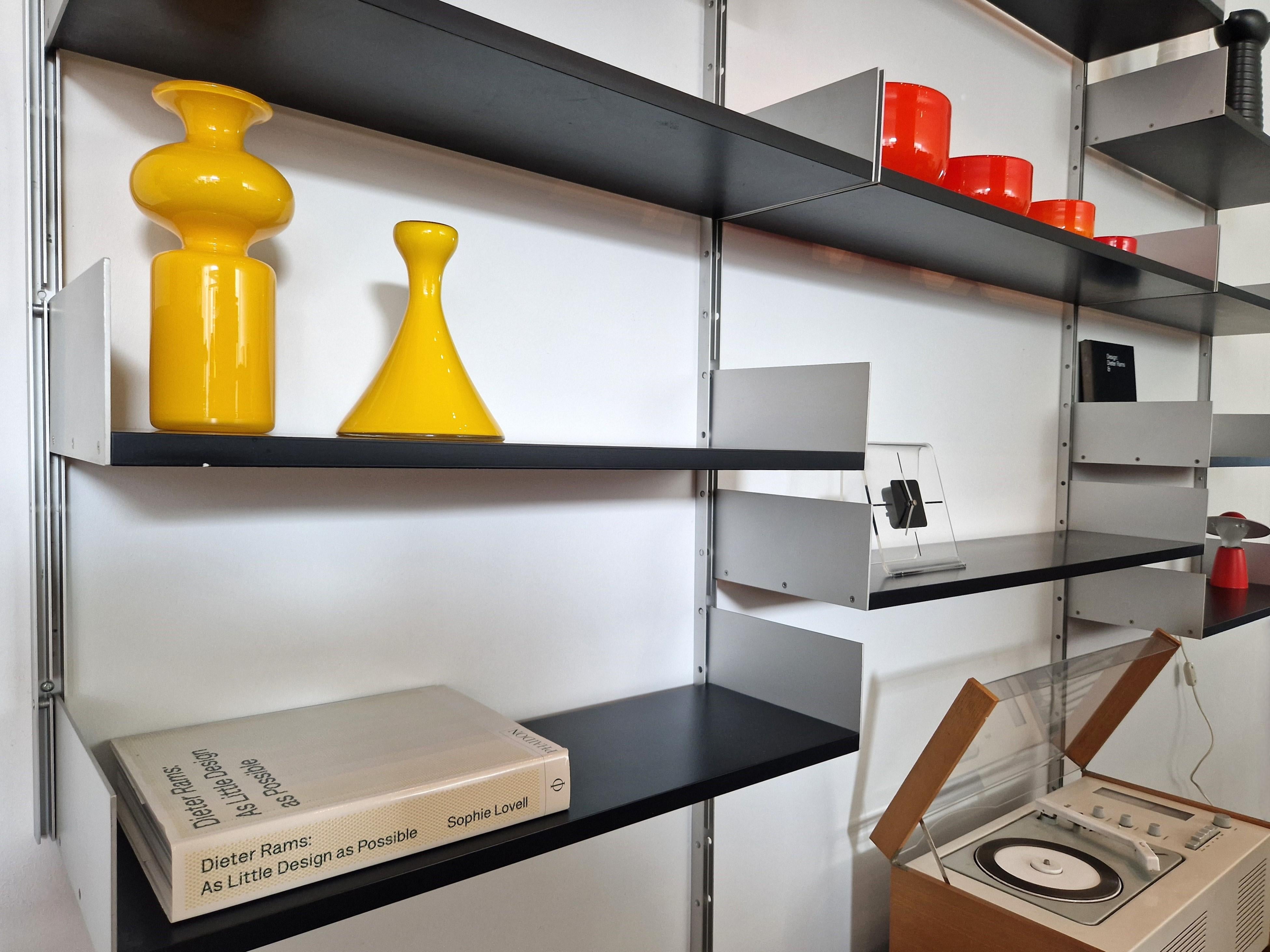 Model 606 wall unit in black by Dieter Rams for Vitsoe 8