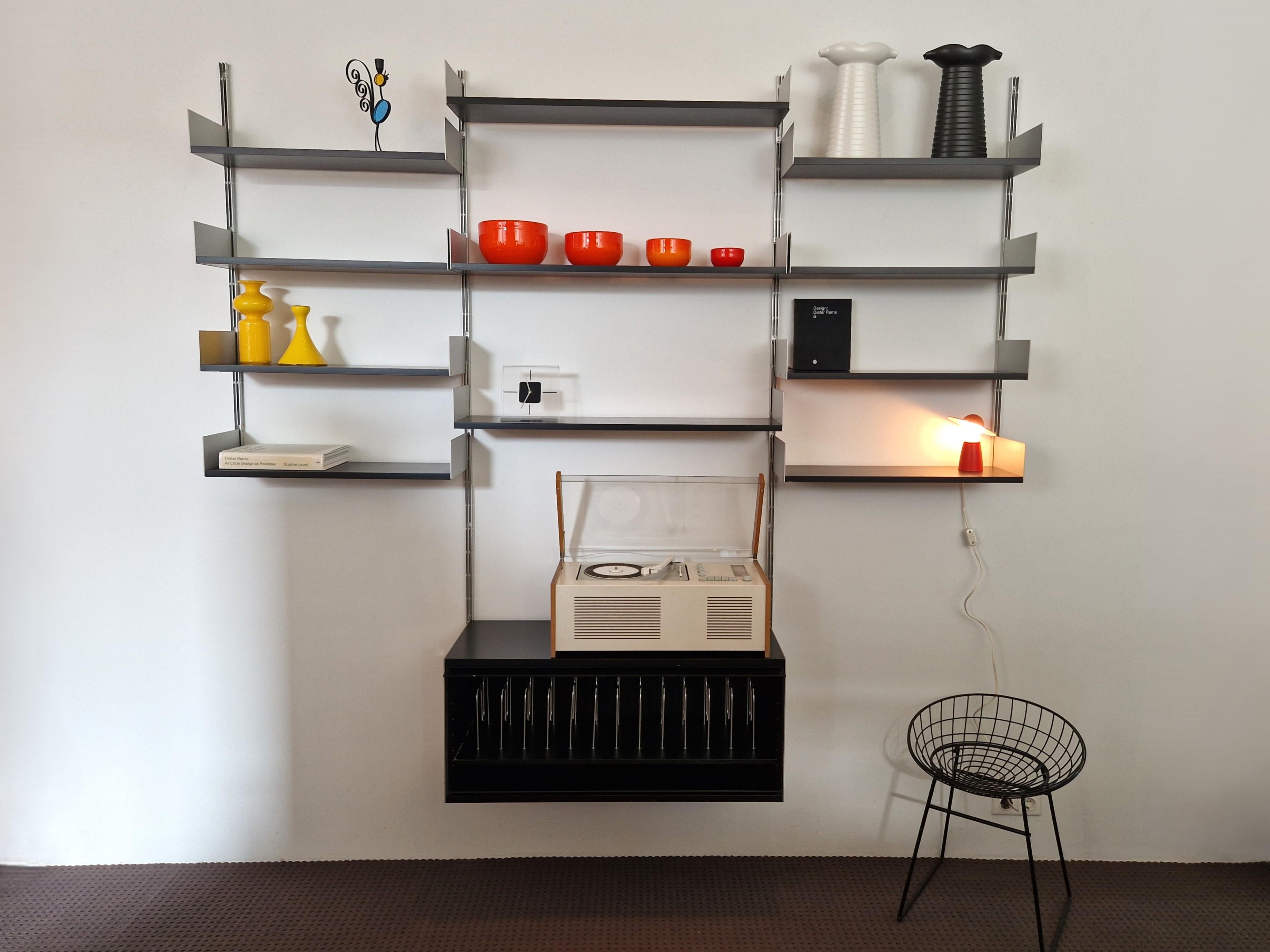 Model 606 wall unit in black by Dieter Rams for Vitsoe 9