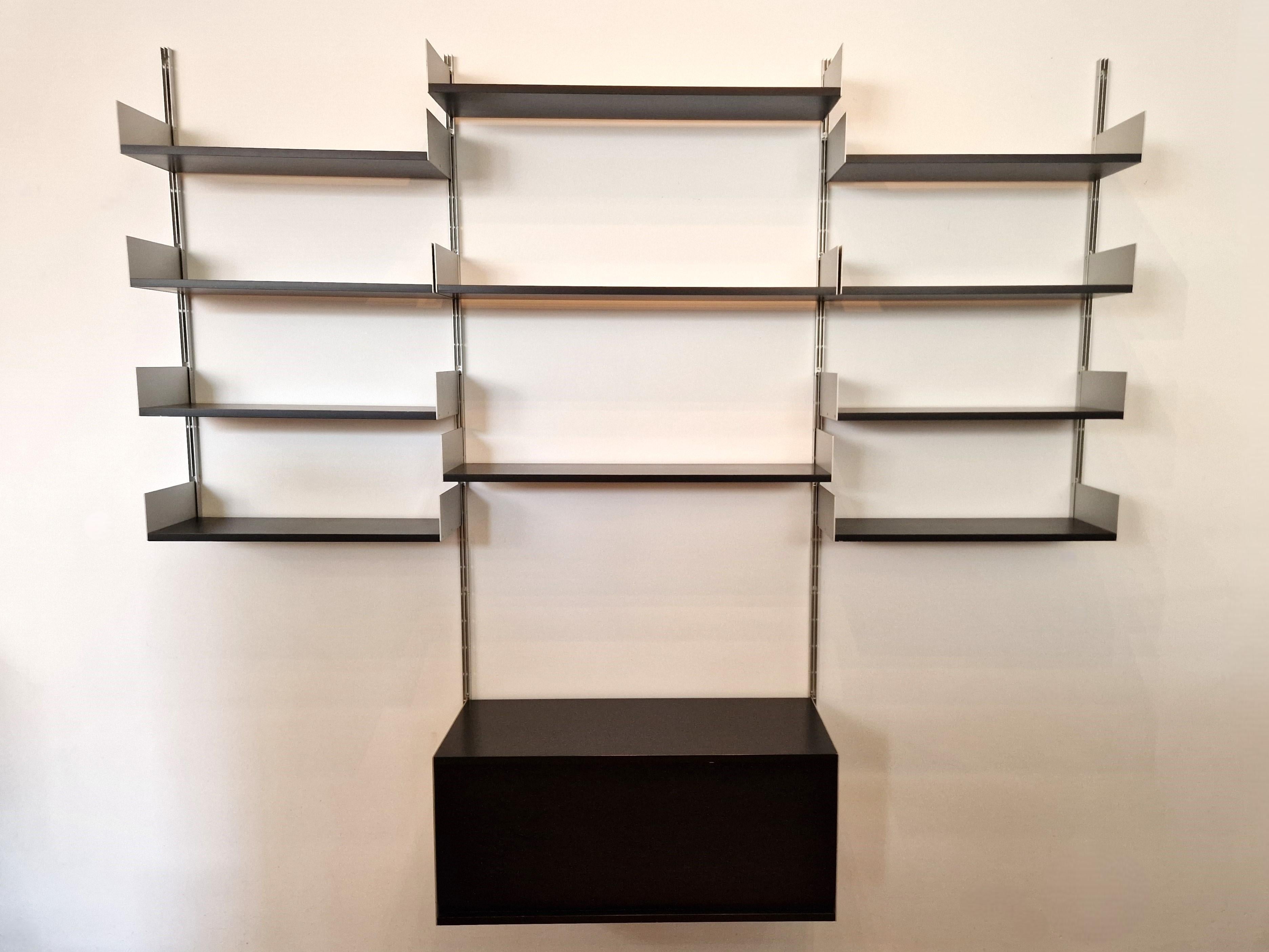 The 606 universal shelving  system was designed by Dieter Rams for Vitsoe in Germany in 1960.
Rams created the 606 at the age of 28, going on to become one of the foremost industrial designers of the 20th century.
A timeless design that is still in